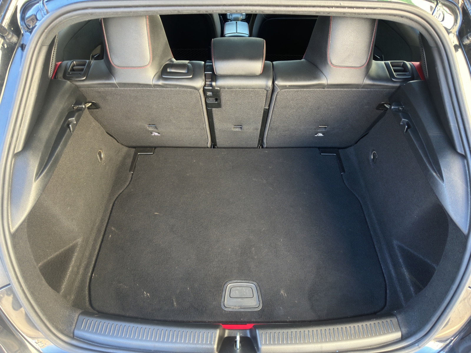 MERCEDES-BENZ A 35 AMG 4Matic-image-6