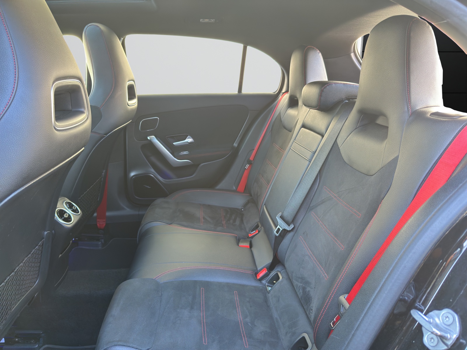 MERCEDES-BENZ A 35 AMG 4Matic-image-13