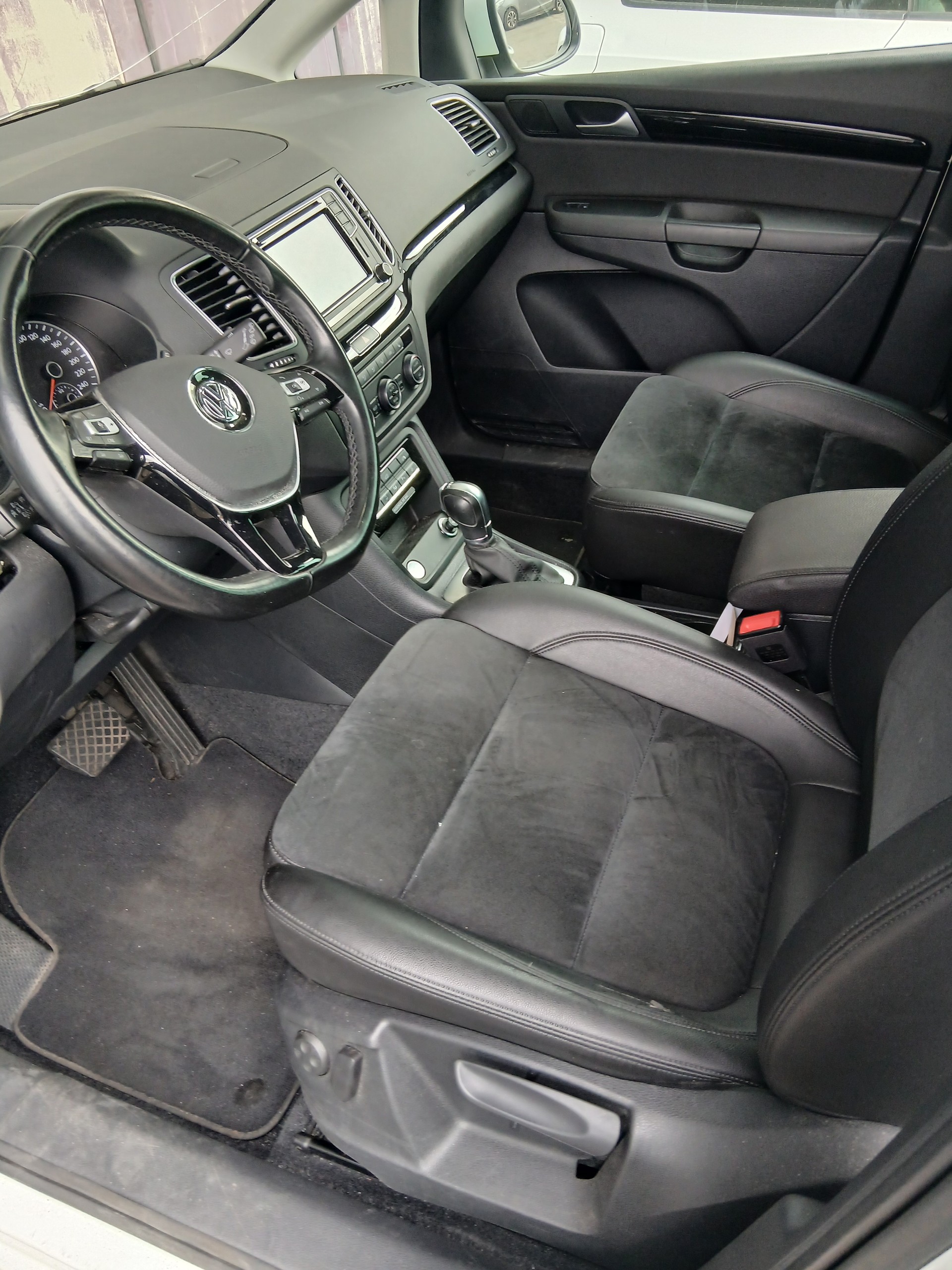 VW Sharan 1.4 TSI BlMT Highline DSG 7 plätze-image-10
