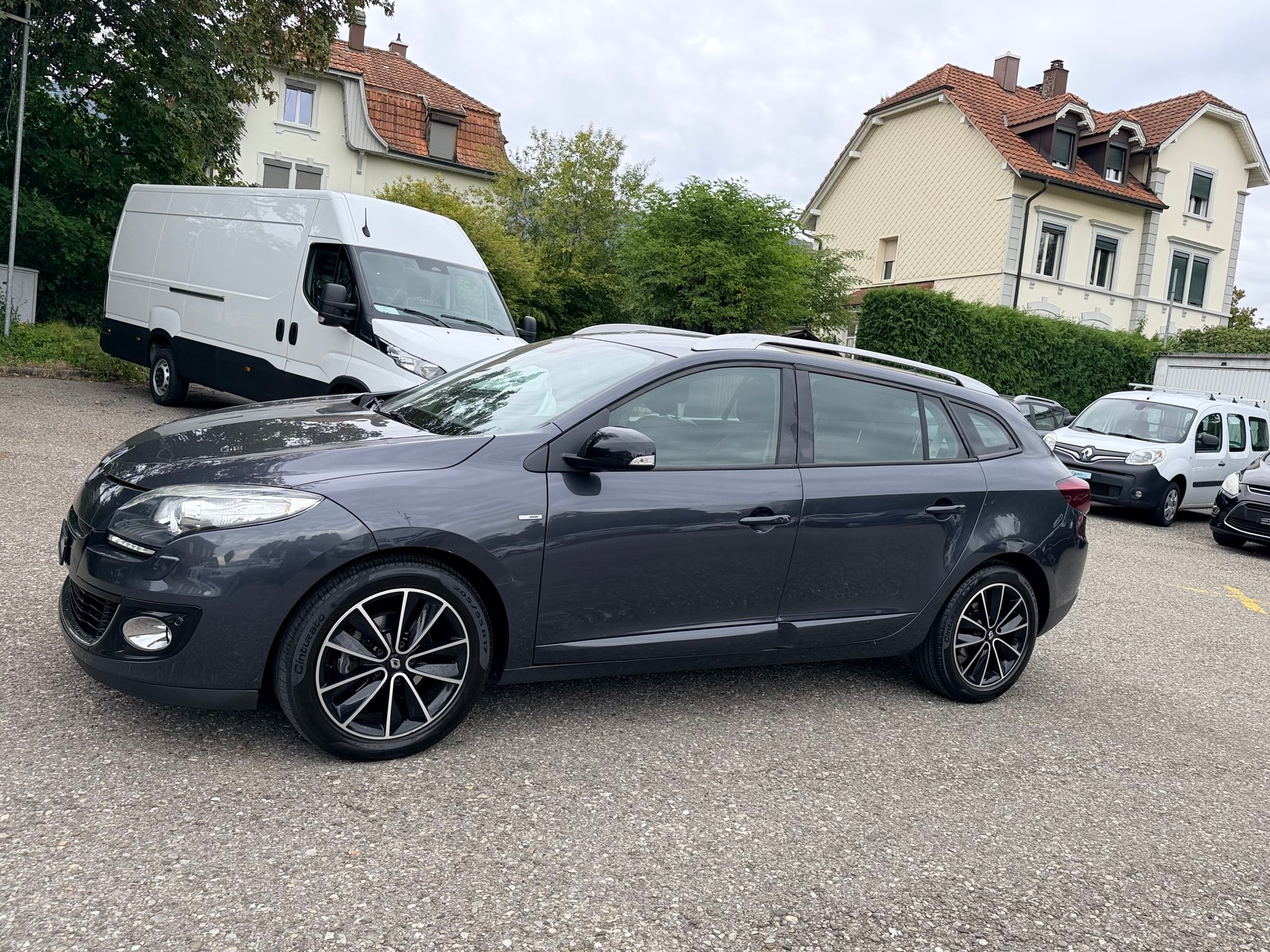 RENAULT Mégane Grandtour 1.5 dCi Dynamique EDC-image-7