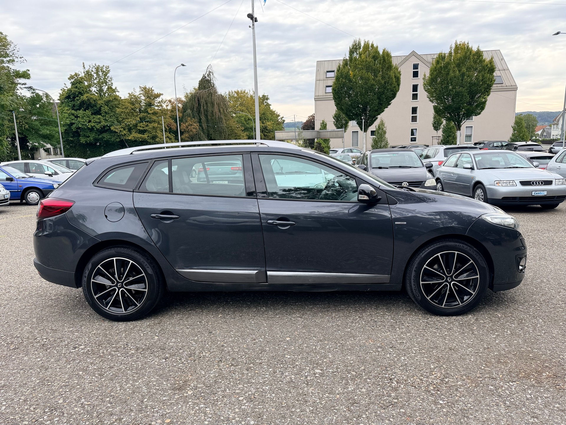 RENAULT Mégane Grandtour 1.5 dCi Dynamique EDC-image-4