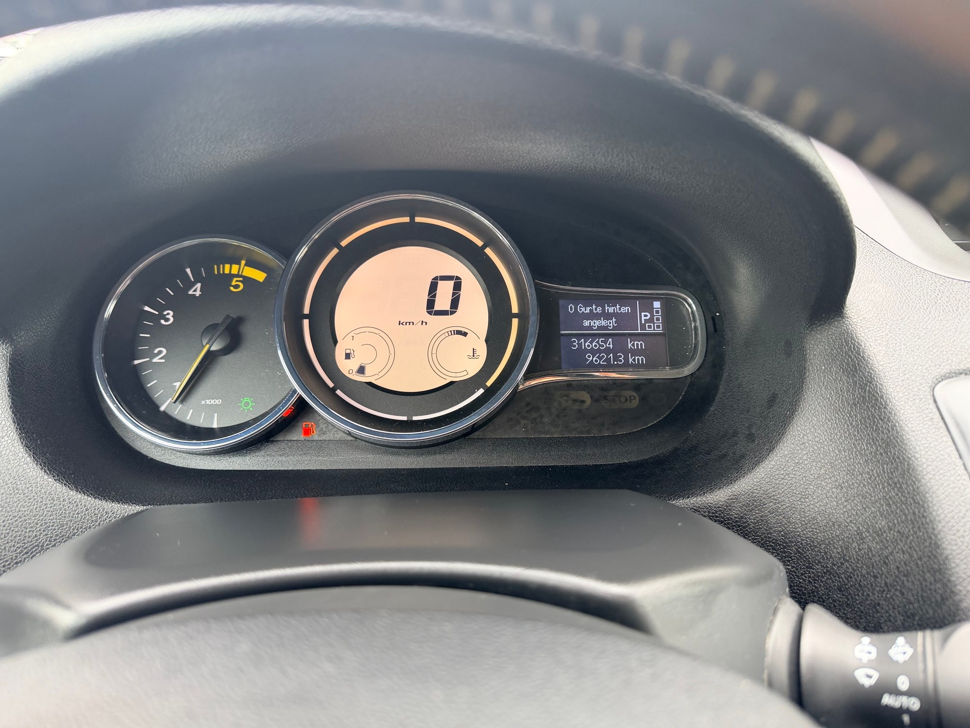 RENAULT Mégane Grandtour 1.5 dCi Dynamique EDC-image-11