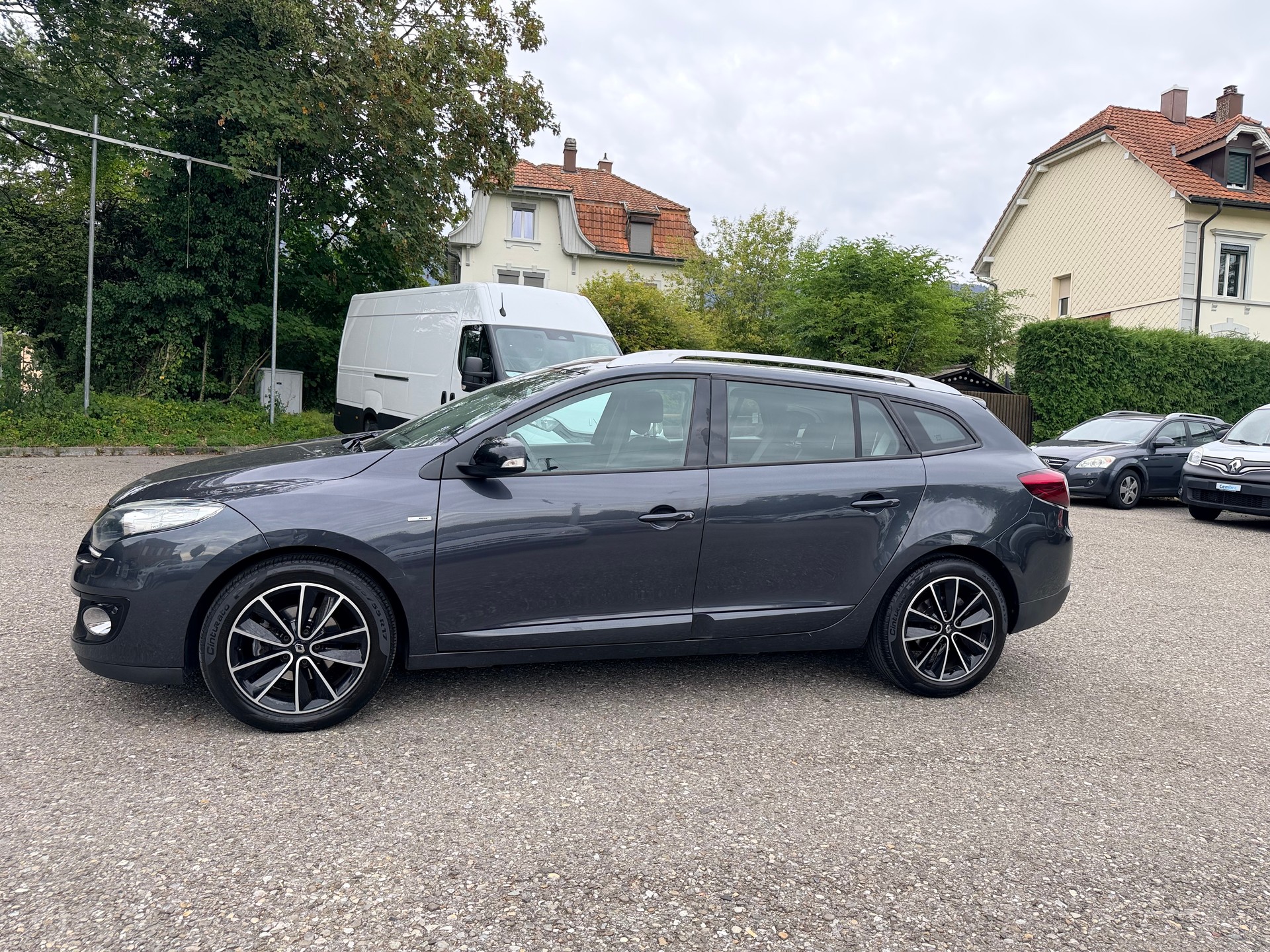 RENAULT Mégane Grandtour 1.5 dCi Dynamique EDC-image-12