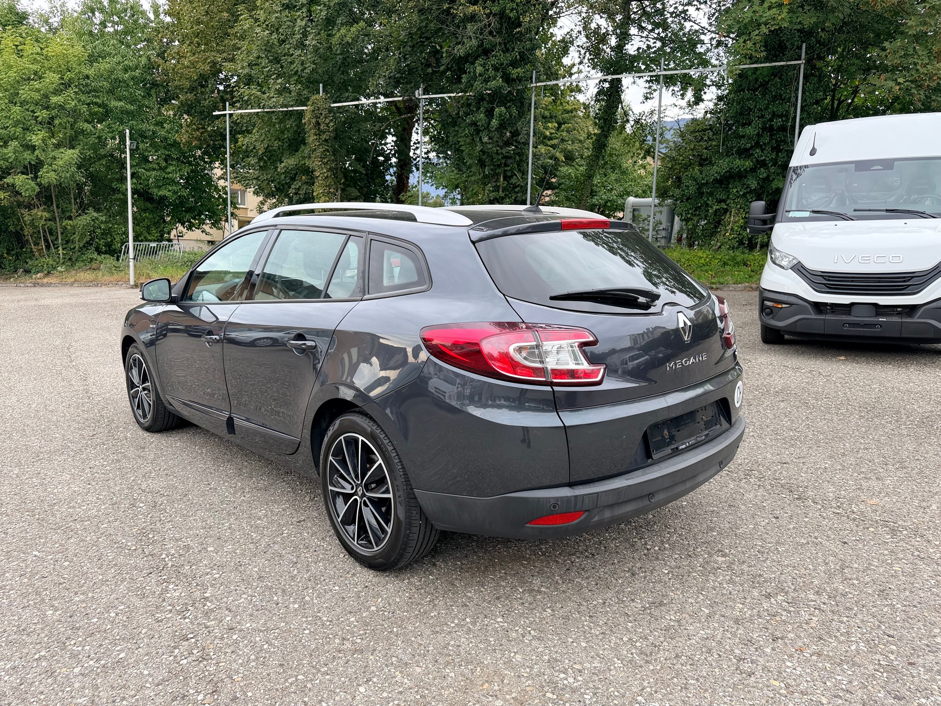 RENAULT Mégane Grandtour 1.5 dCi Dynamique EDC-image-5