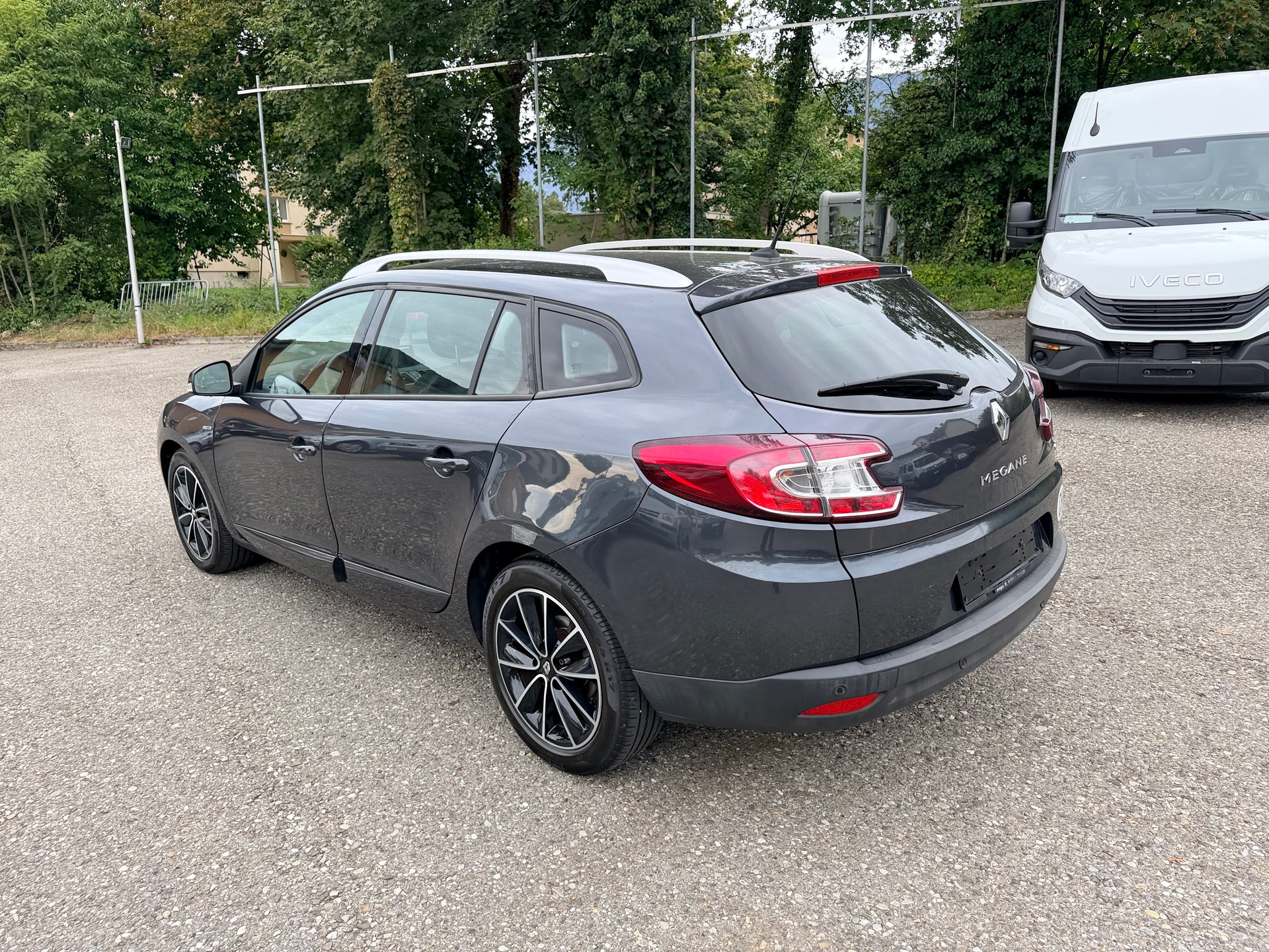 RENAULT Mégane Grandtour 1.5 dCi Dynamique EDC-image-9
