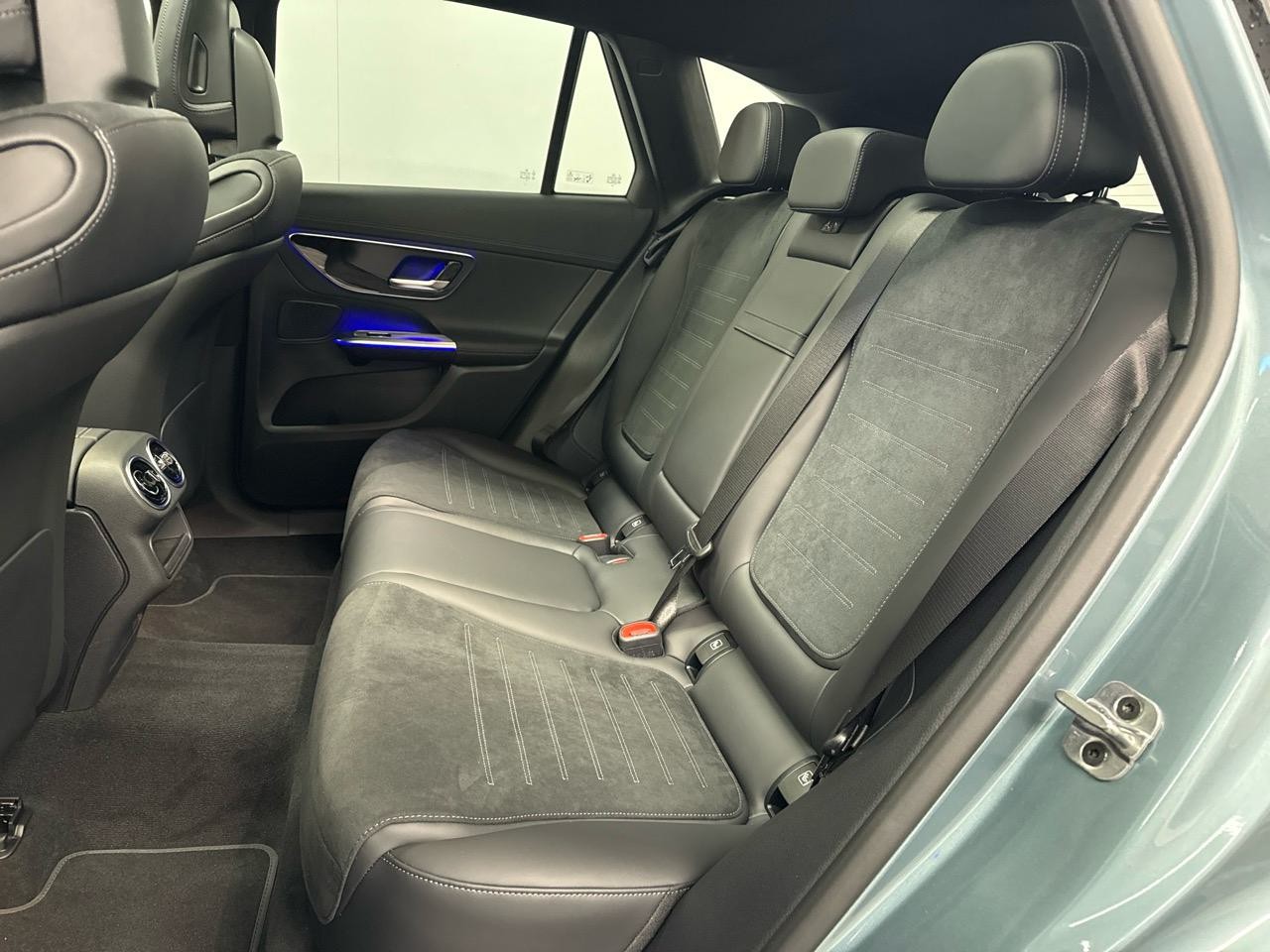 MERCEDES-BENZ GLC 300 de 4Matic AMG 9G-Tronic-image-12