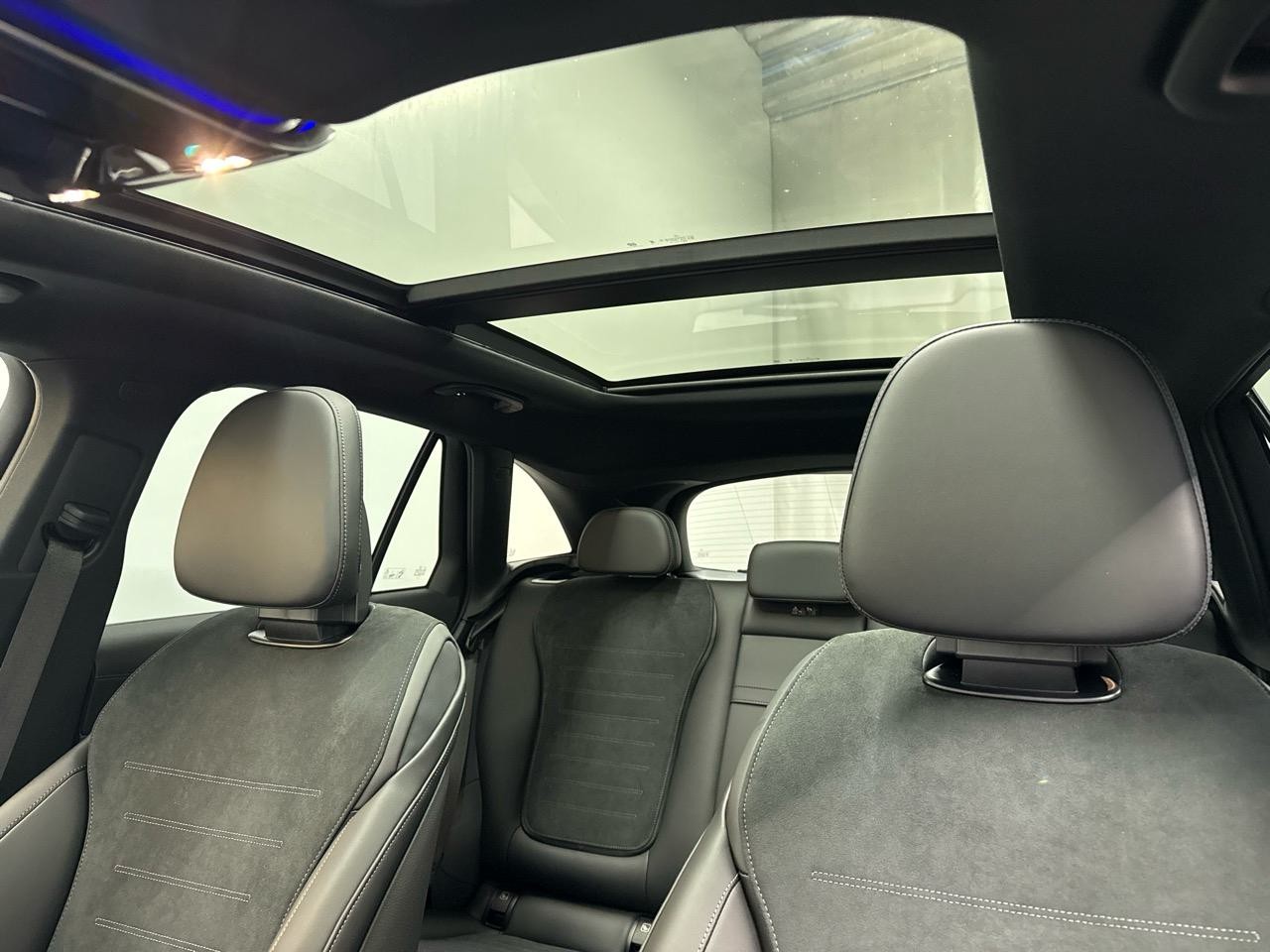 MERCEDES-BENZ GLC 300 de 4Matic AMG 9G-Tronic-image-5
