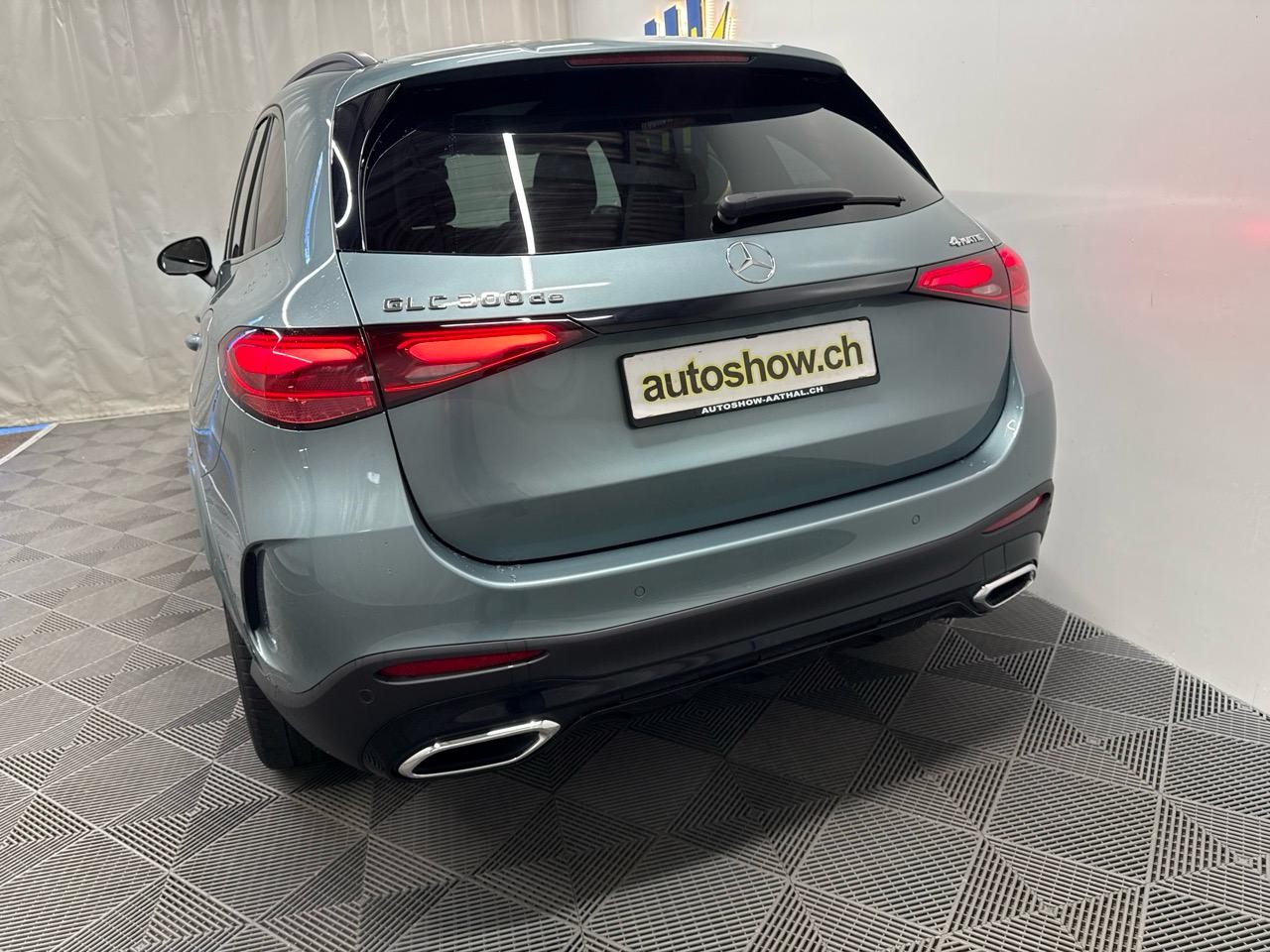 MERCEDES-BENZ GLC 300 de 4Matic AMG 9G-Tronic-image-15