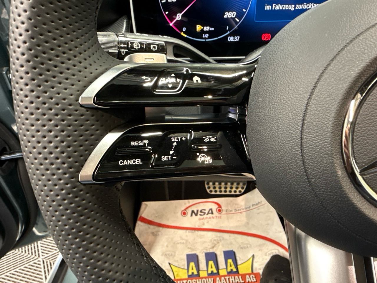 MERCEDES-BENZ GLC 300 de 4Matic AMG 9G-Tronic-image-9