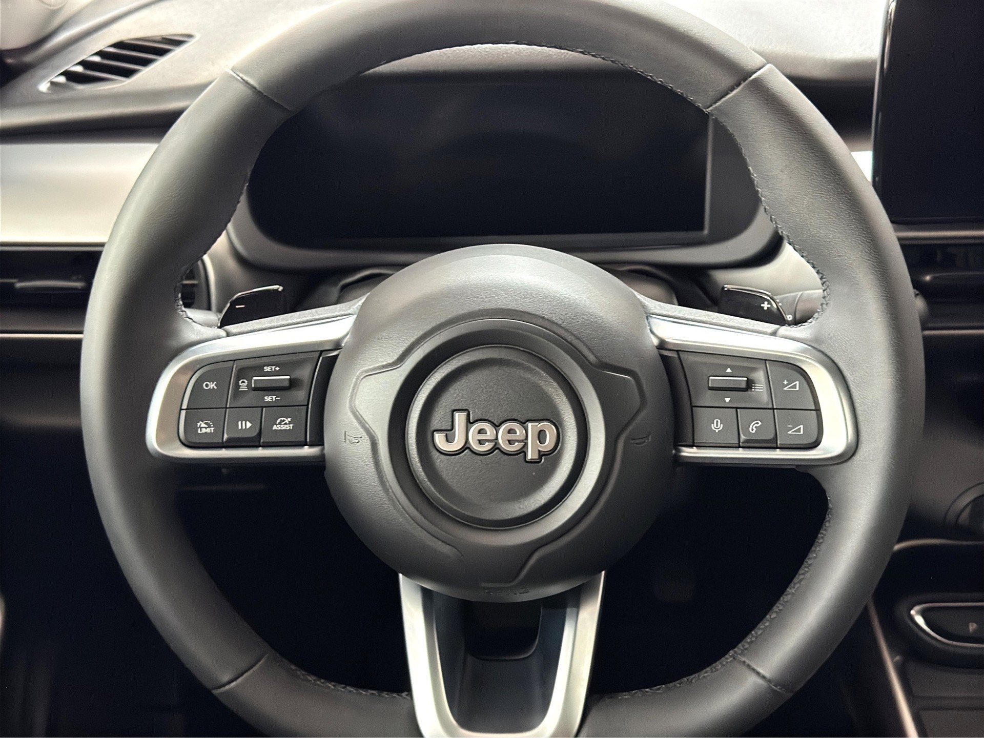 JEEP Avenger 1.2 Turbo MHEV Summit Sky "Leder-Pano-RF.-Kamera"-image-14