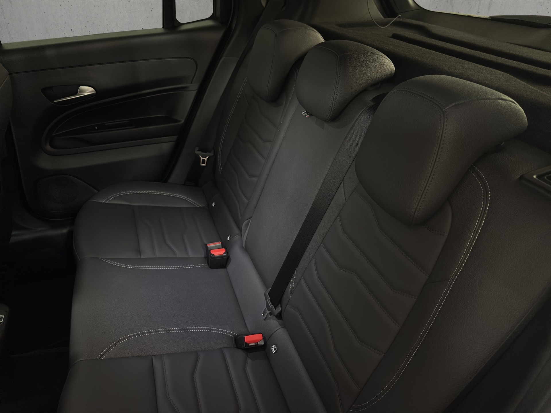 JEEP Avenger 1.2 Turbo MHEV Summit Sky "Leder-Pano-RF.-Kamera"-image-11