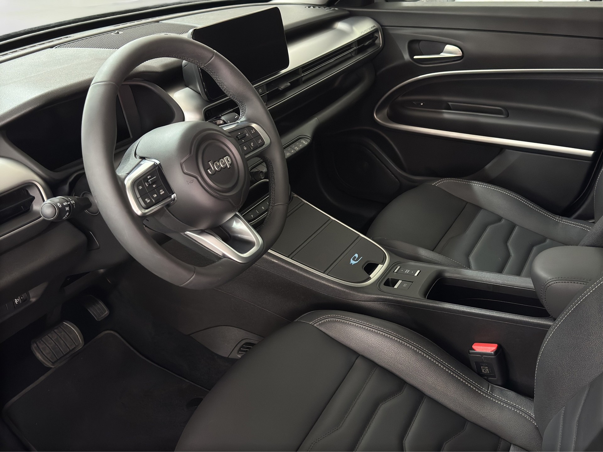 JEEP Avenger 1.2 Turbo MHEV Summit Sky "Leder-Pano-RF.-Kamera"-image-13