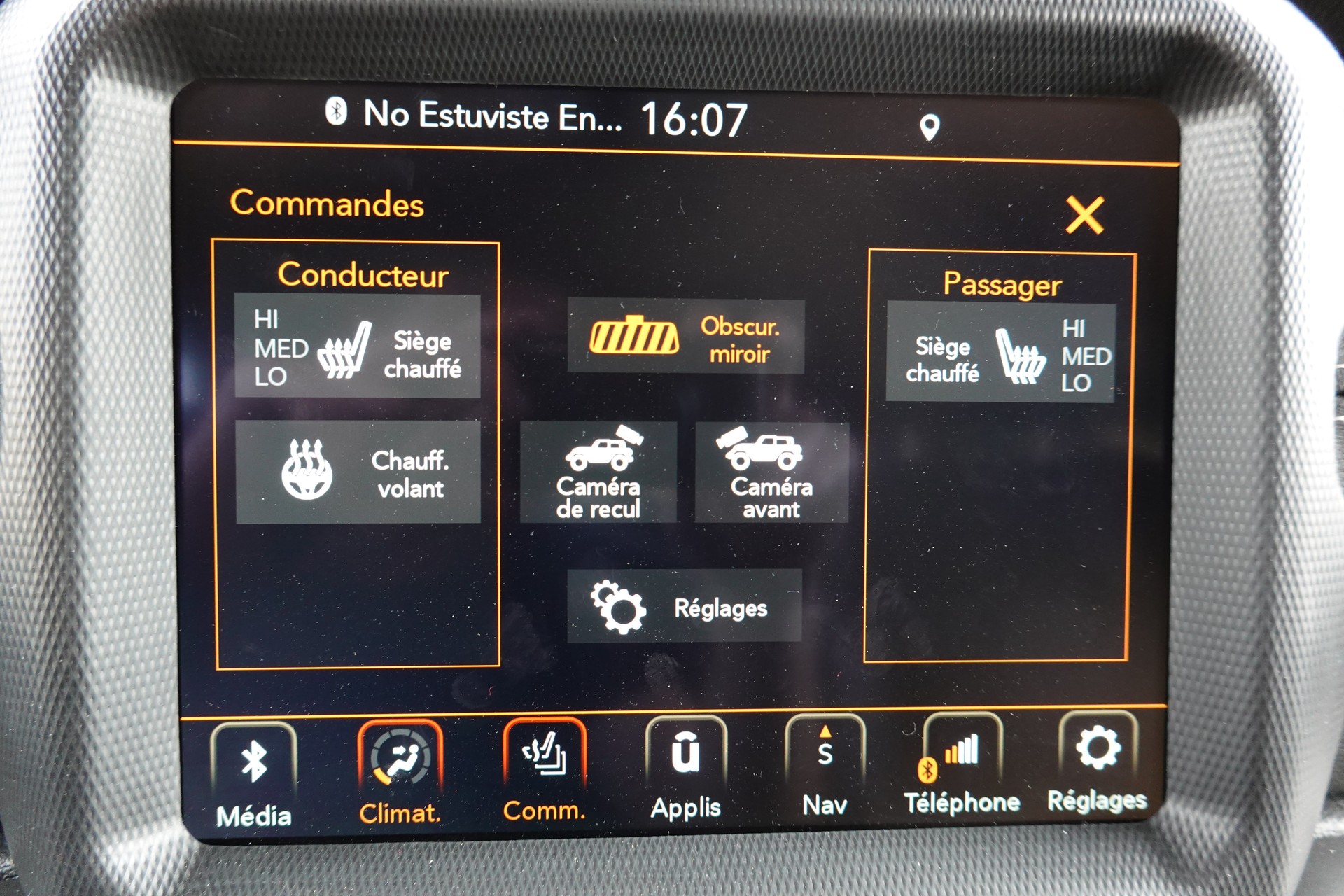 JEEP 2.0 Sahara - "Préparation complète Camping * CH Auto * Camera * Capteur avant/arrière * Intérieur Cuir"-image-19