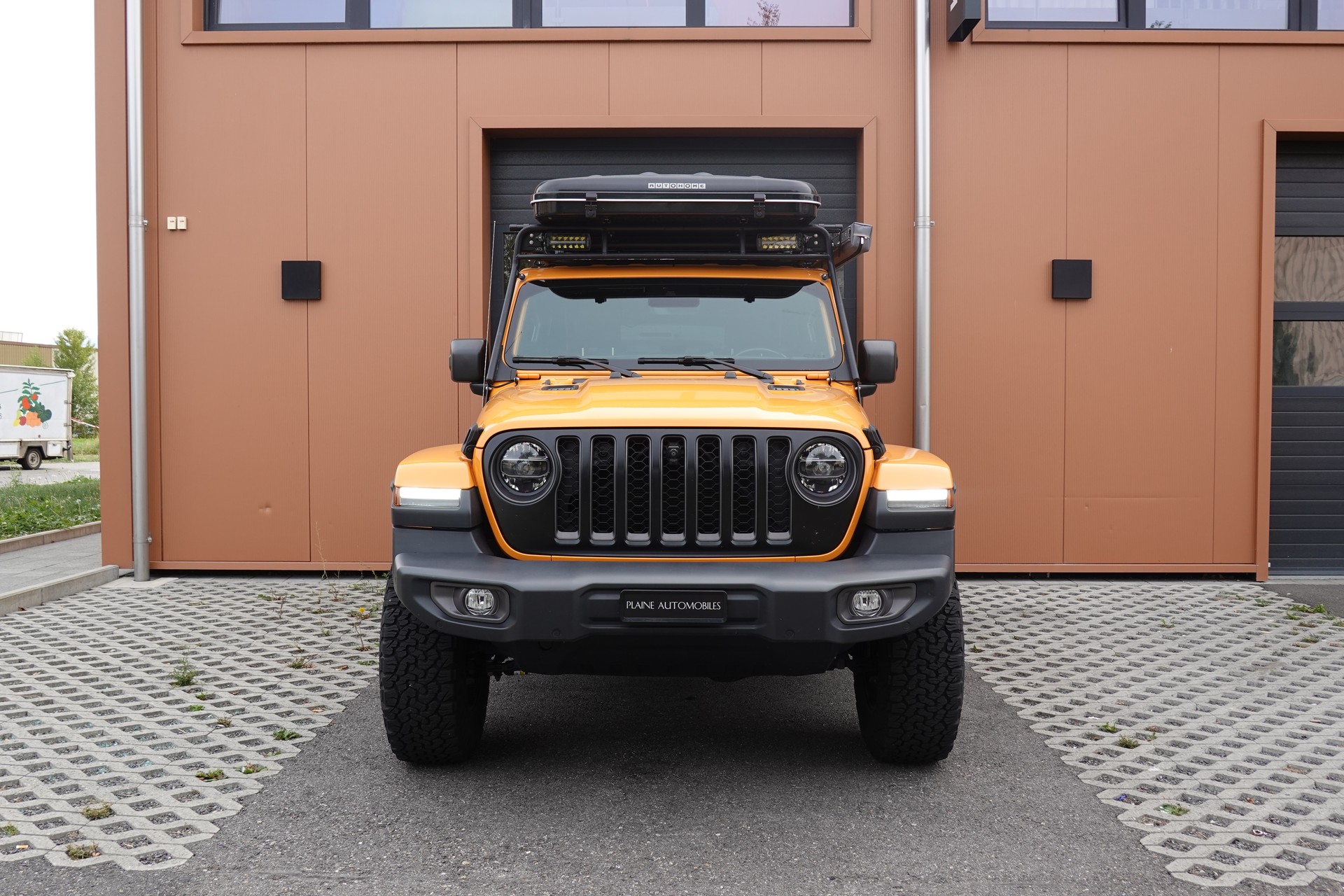 JEEP 2.0 Sahara - "Préparation complète Camping * CH Auto * Camera * Capteur avant/arrière * Intérieur Cuir"-image-1