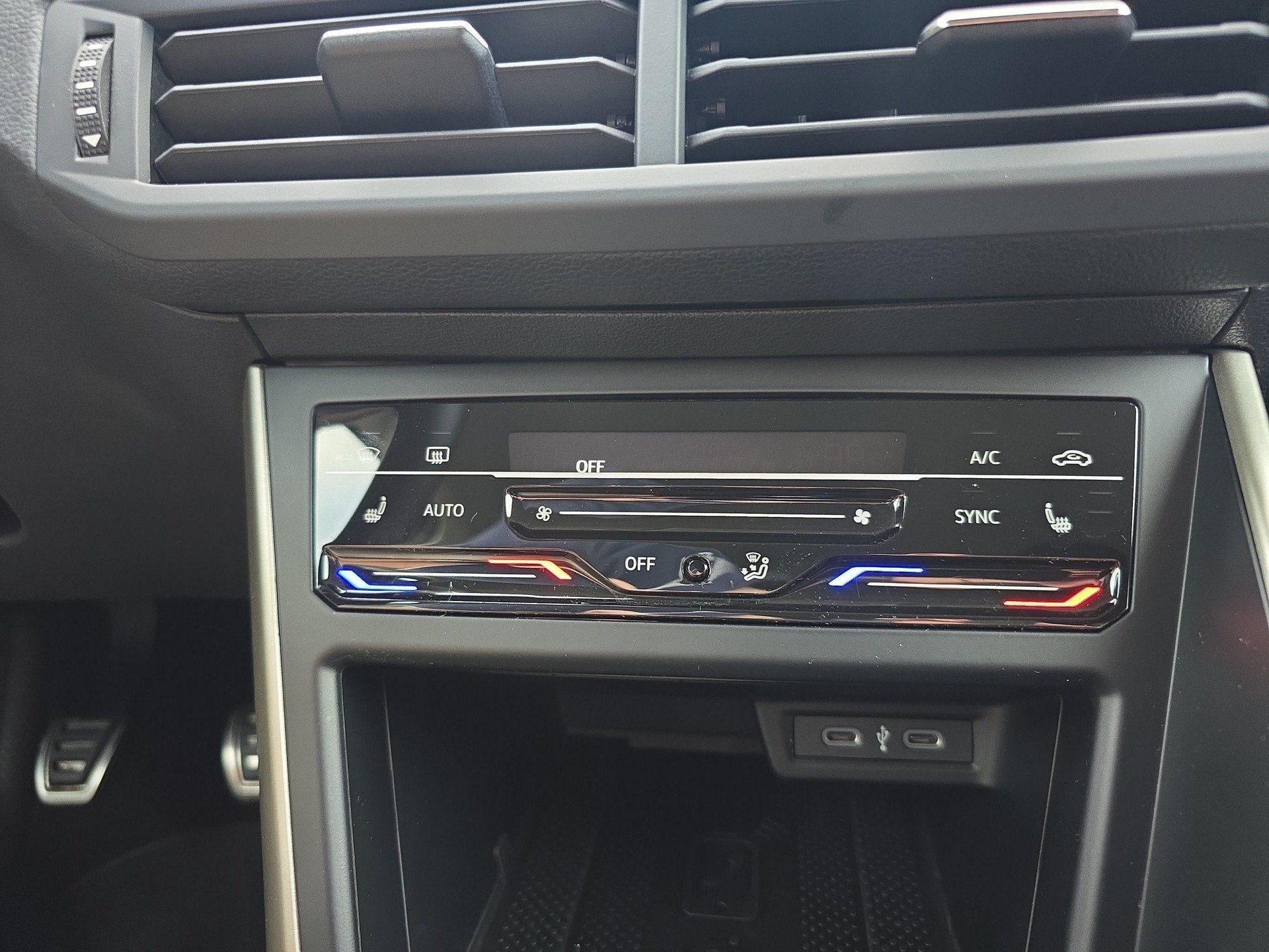VW Taigo 1.0 TSI Life-image-15