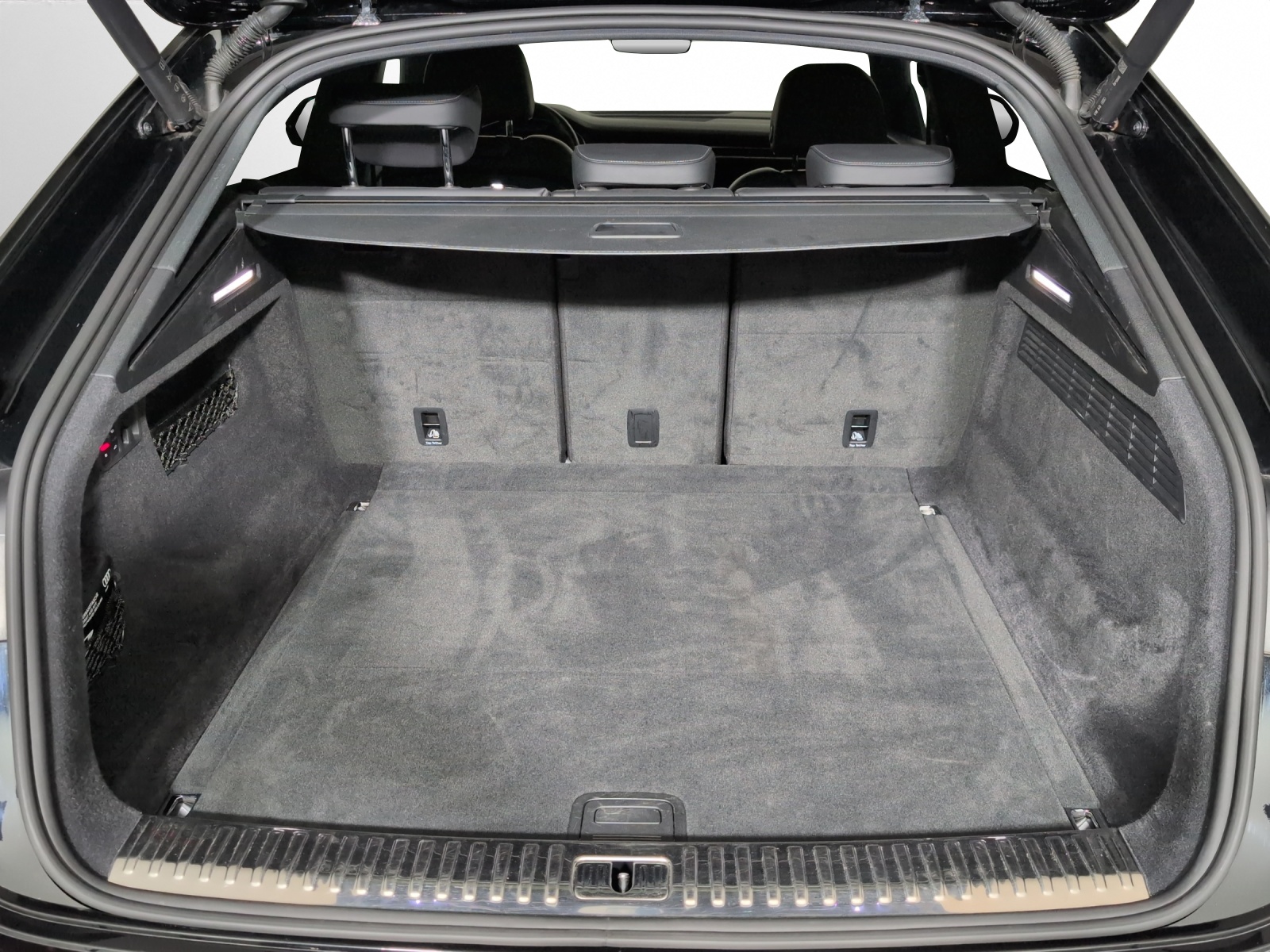 AUDI Q8 55 TFSI quattro tiptronic-image-14