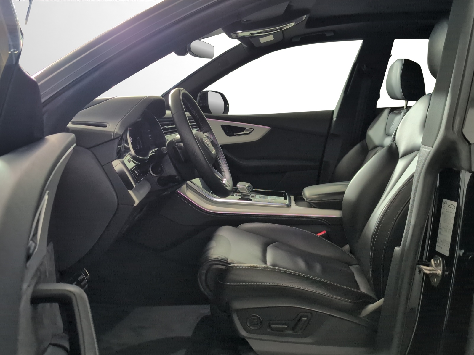 AUDI Q8 55 TFSI quattro tiptronic-image-5