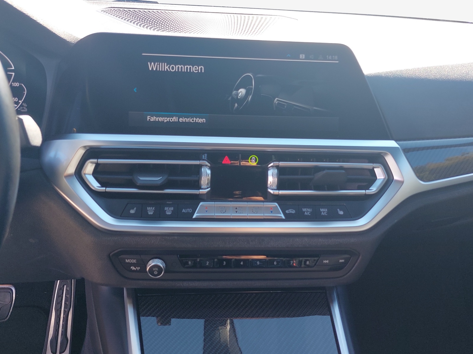 BMW 330e xDrive Steptronic-image-10