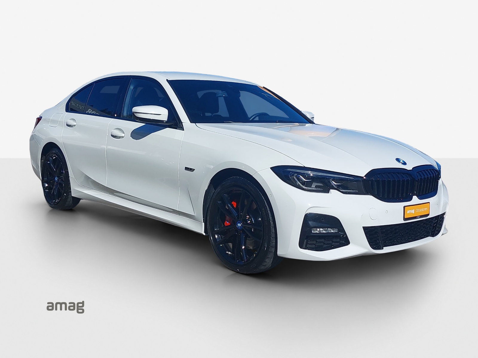 BMW 330e xDrive Steptronic-image-5