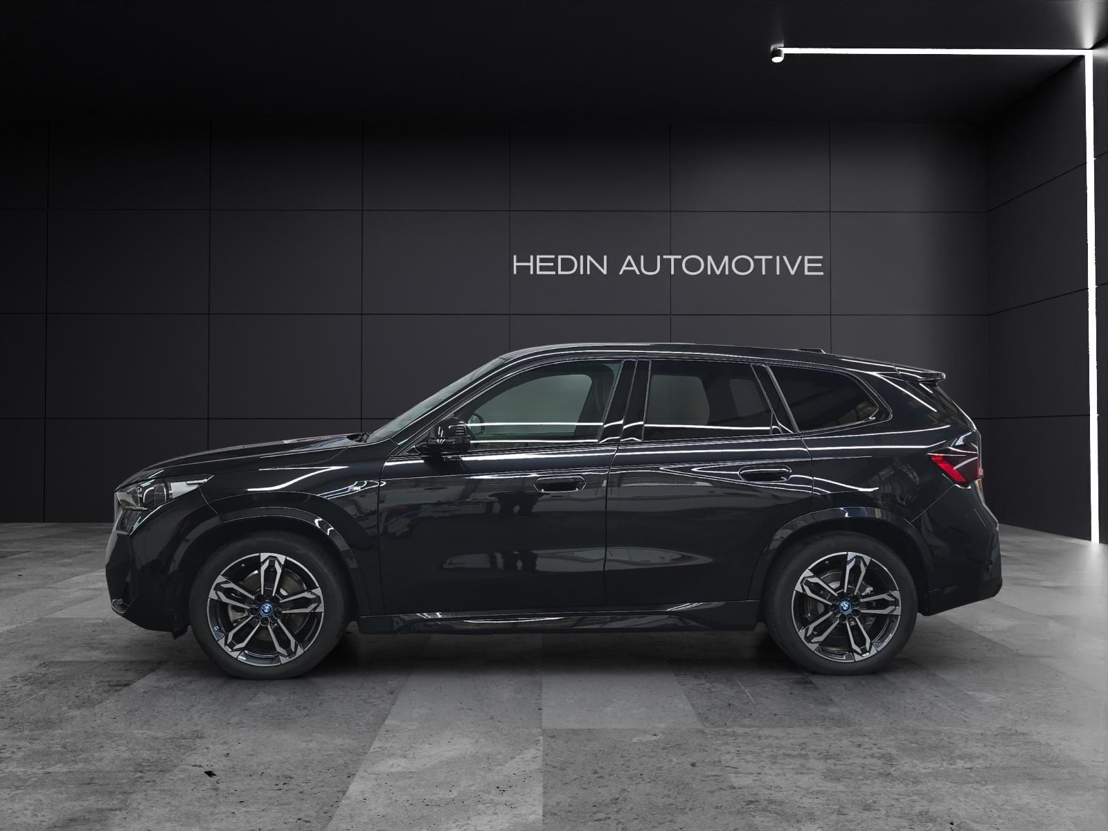 BMW iX1 30xDrive-image-4