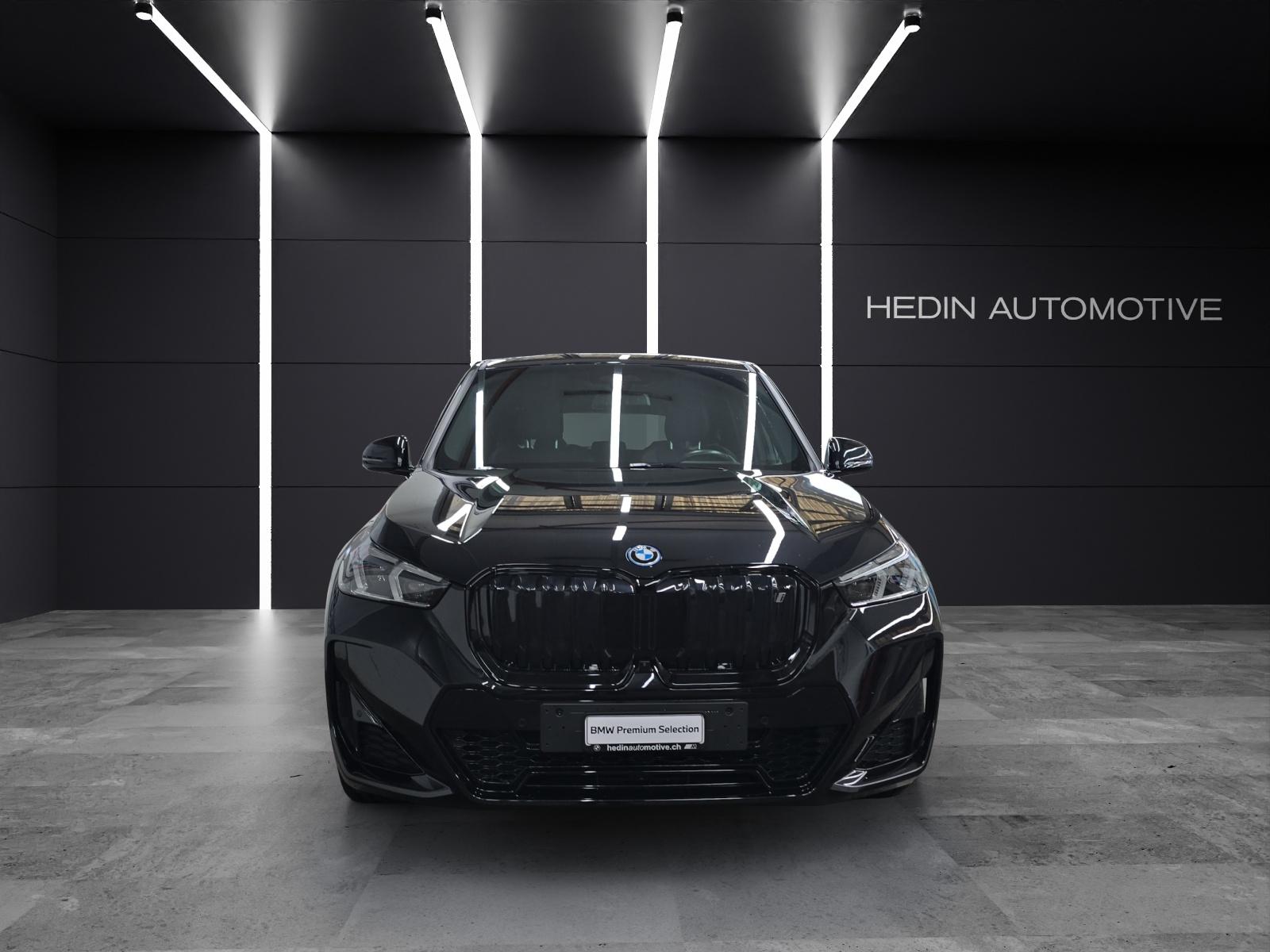 BMW iX1 30xDrive-showroom-element-2