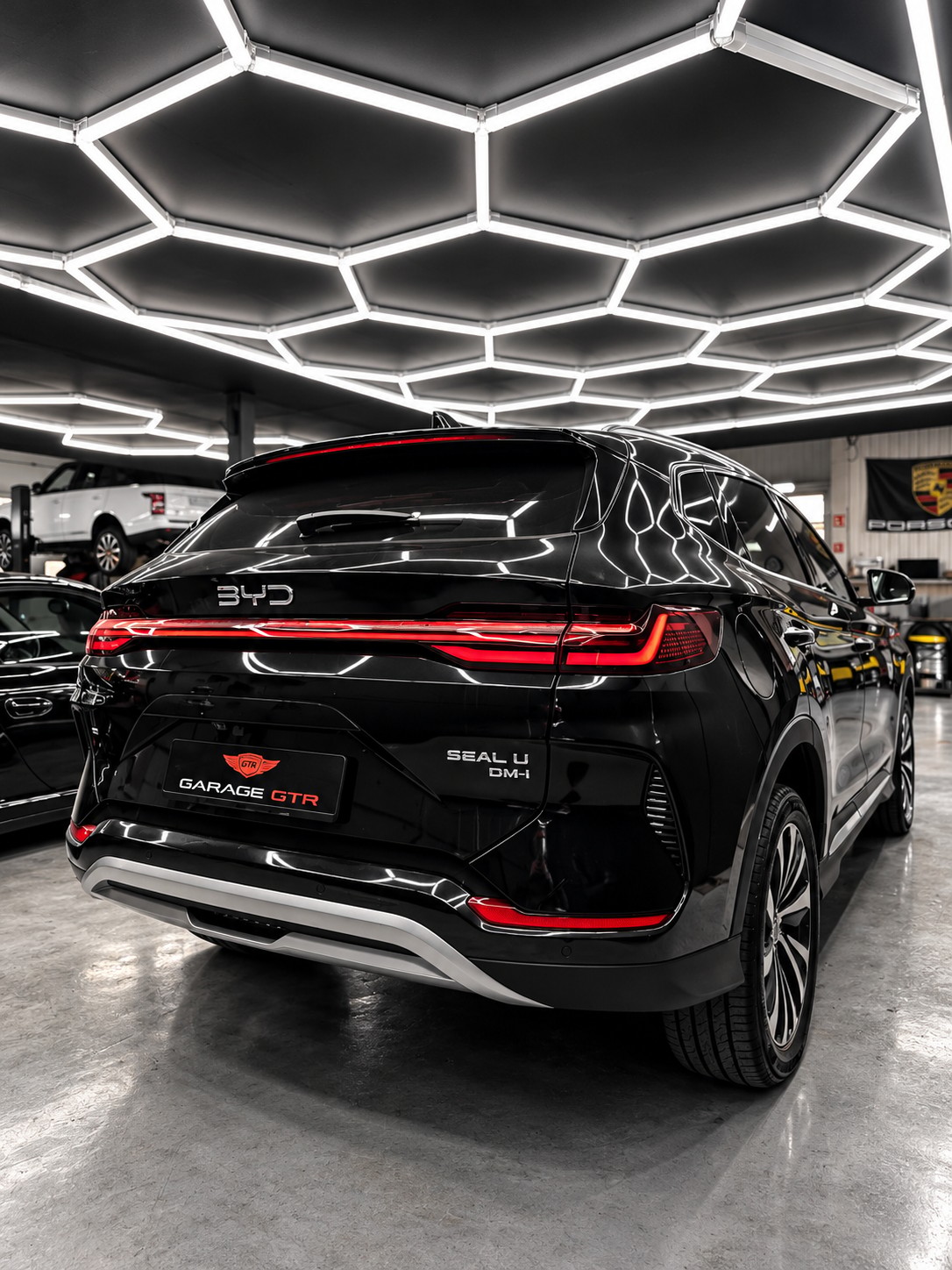 BYD 1.5PHEV Design 238KW AWD-image-3