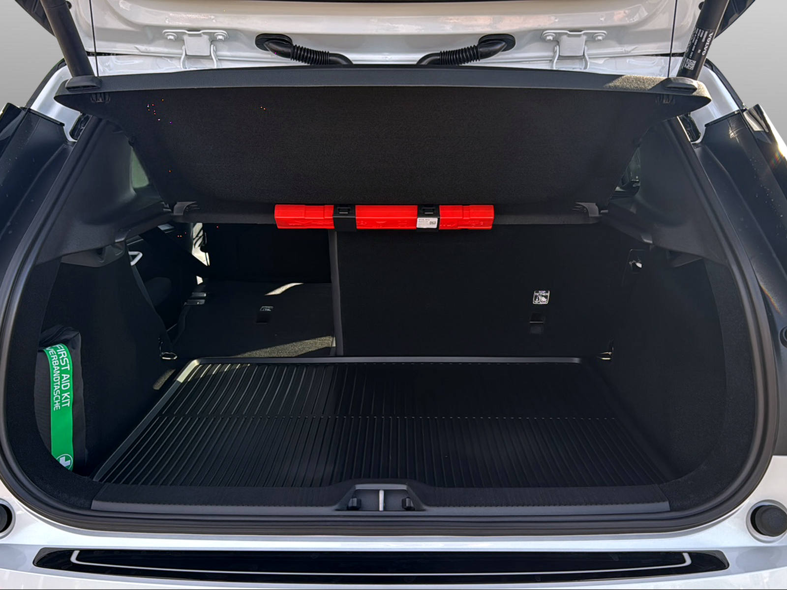 VOLVO EX 30 P5 Long Range Plus XCentric Black Edition-image-15