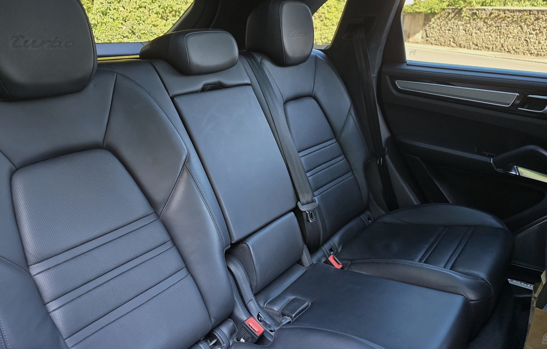 PORSCHE Cayenne Turbo-image-11