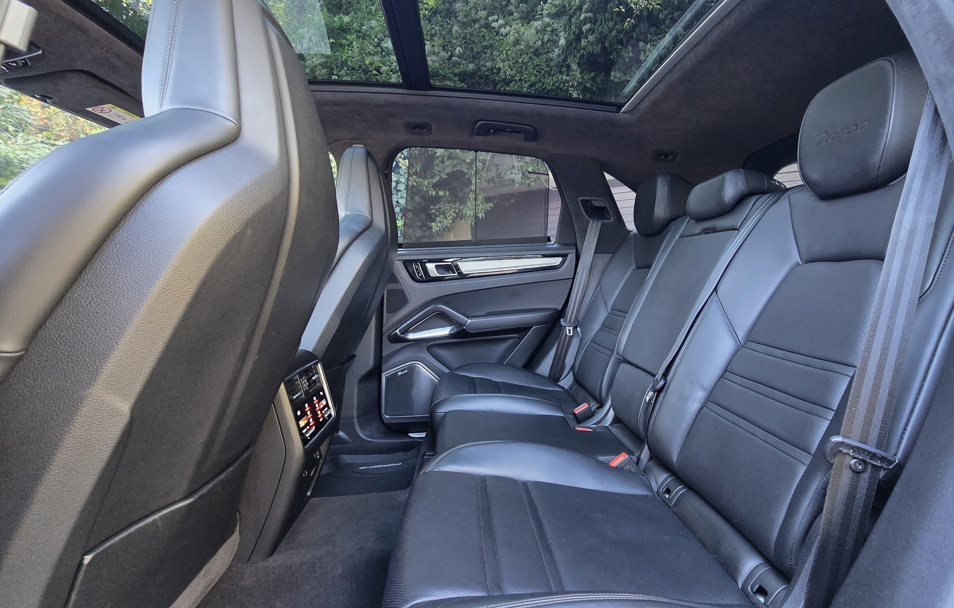 PORSCHE Cayenne Turbo-image-9