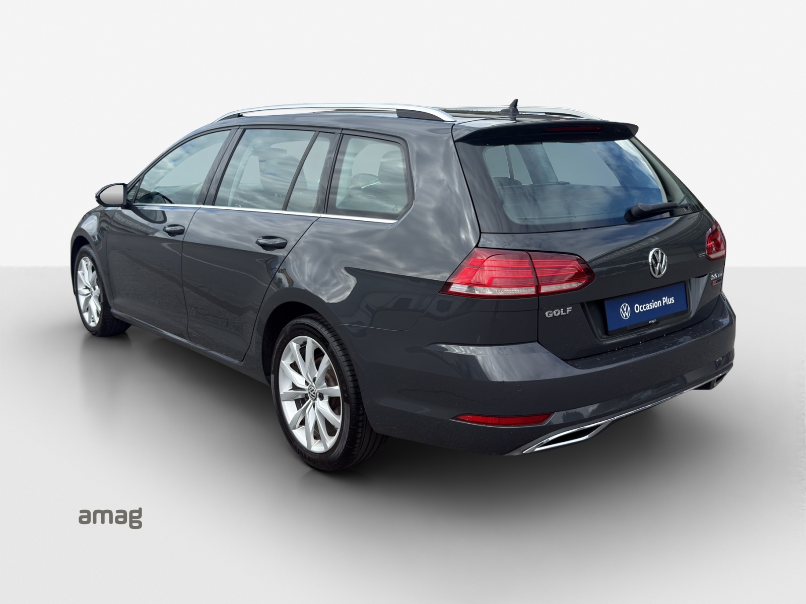 VW Golf Variant 2.0 TDI Highline 4Motion-image-2