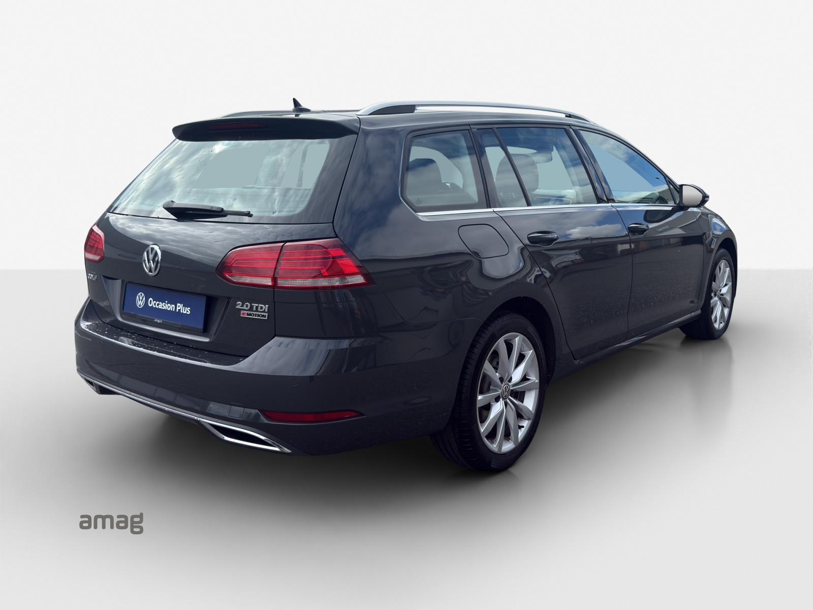 VW Golf Variant 2.0 TDI Highline 4Motion-image-4