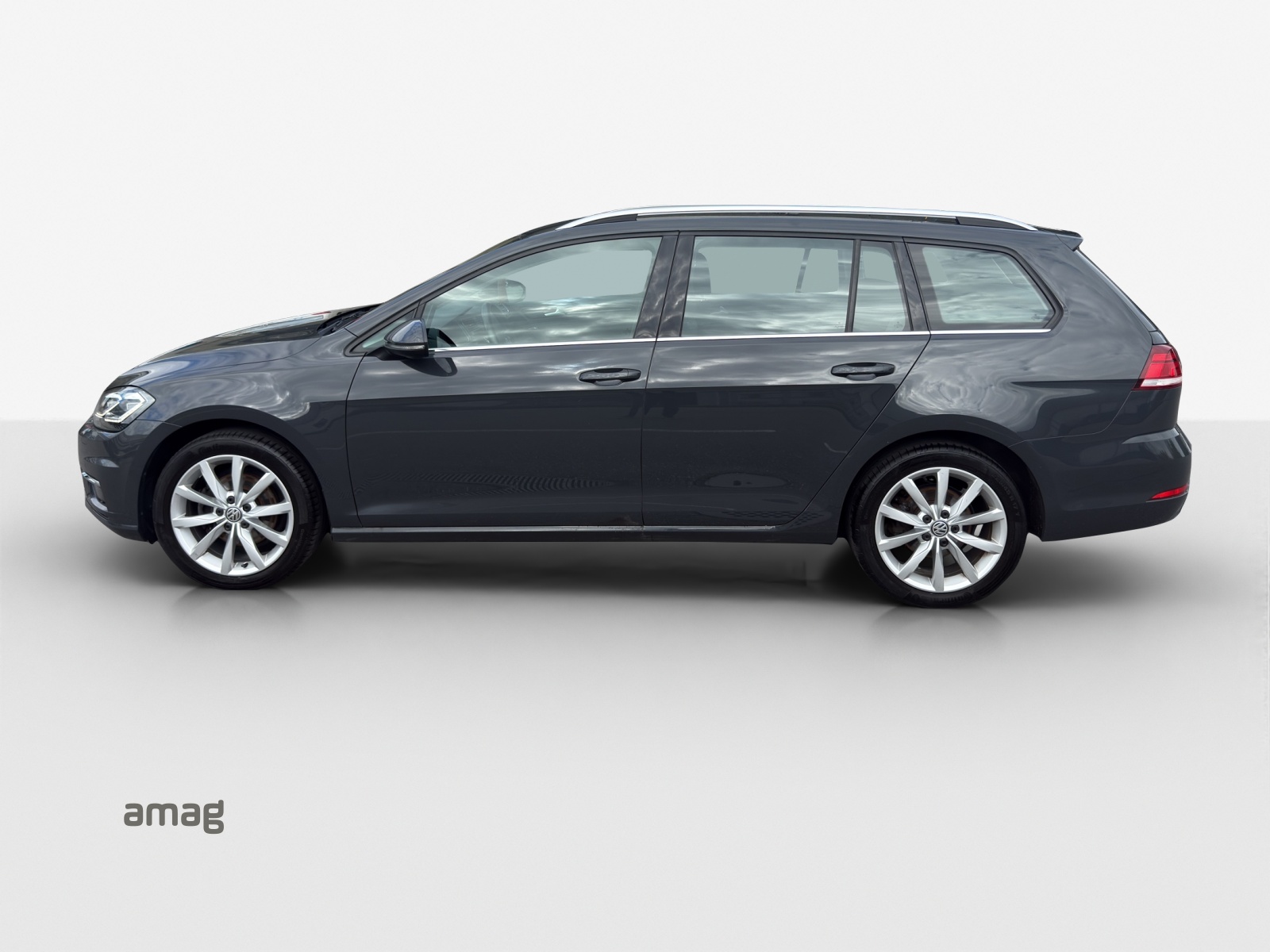 VW Golf Variant 2.0 TDI Highline 4Motion-image-1