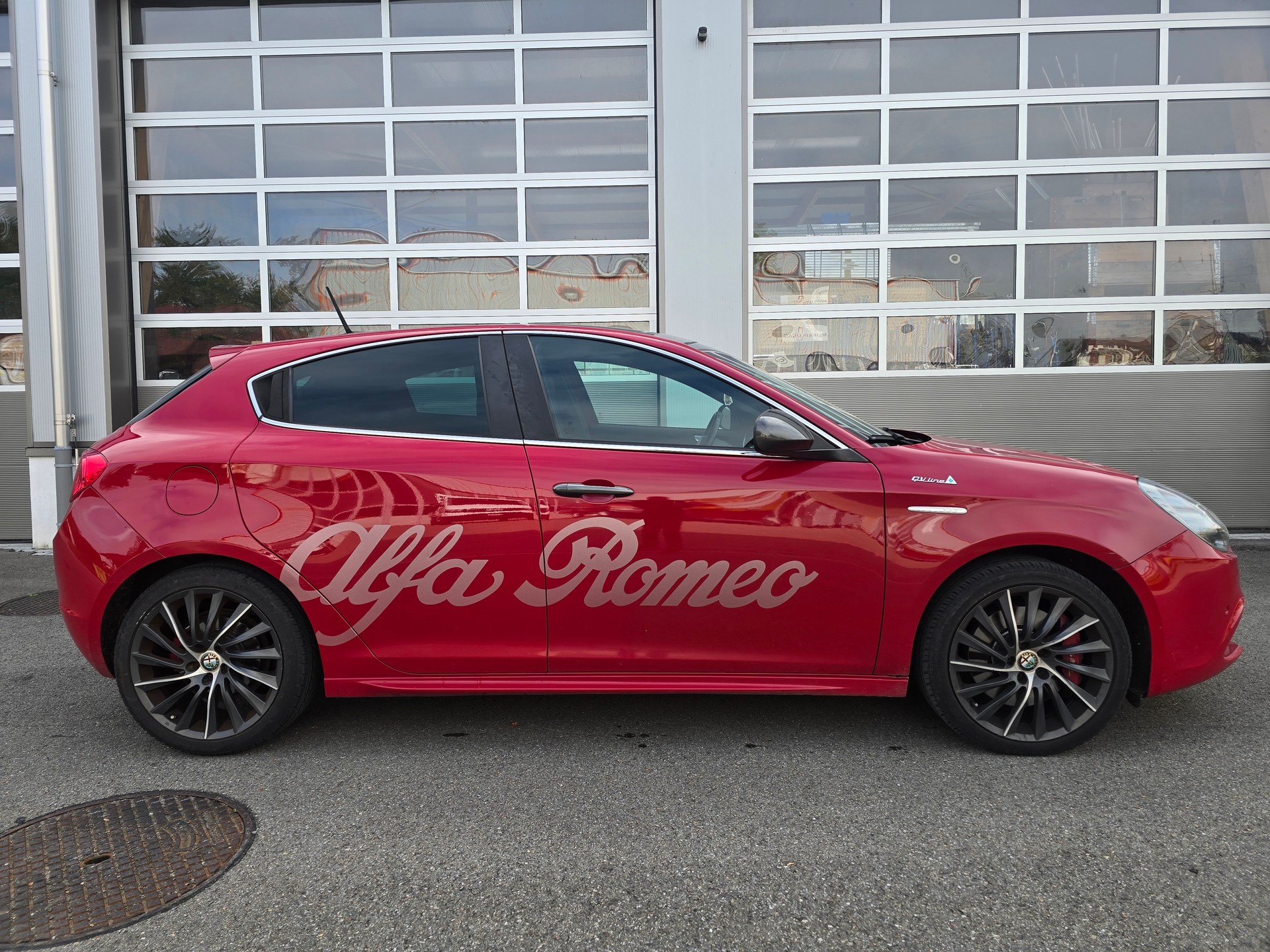 ALFA ROMEO Giulietta 2.0 JTDM Distinctive TCT-image-1