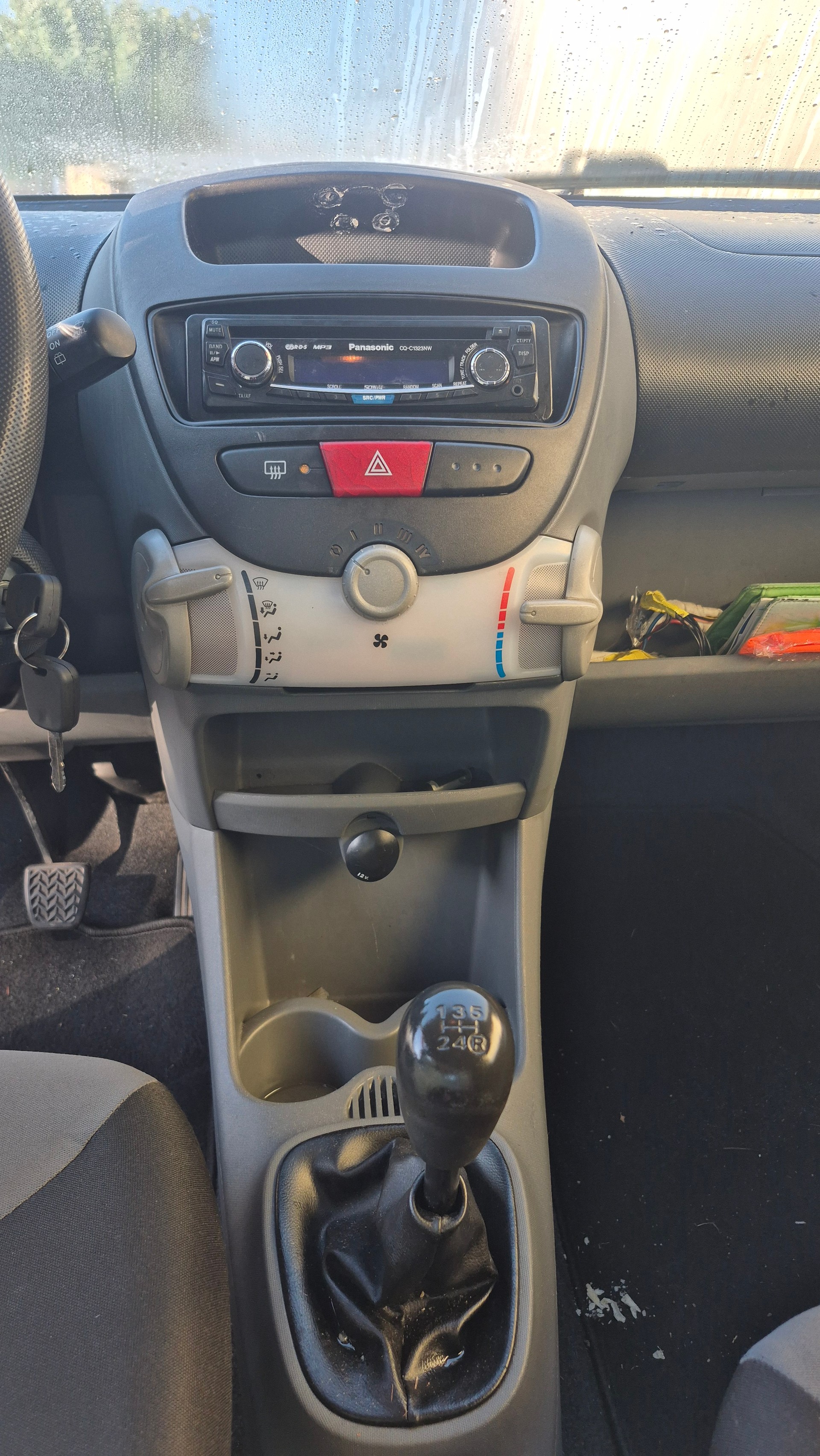 PEUGEOT 107 1.0 Trendy-image-8