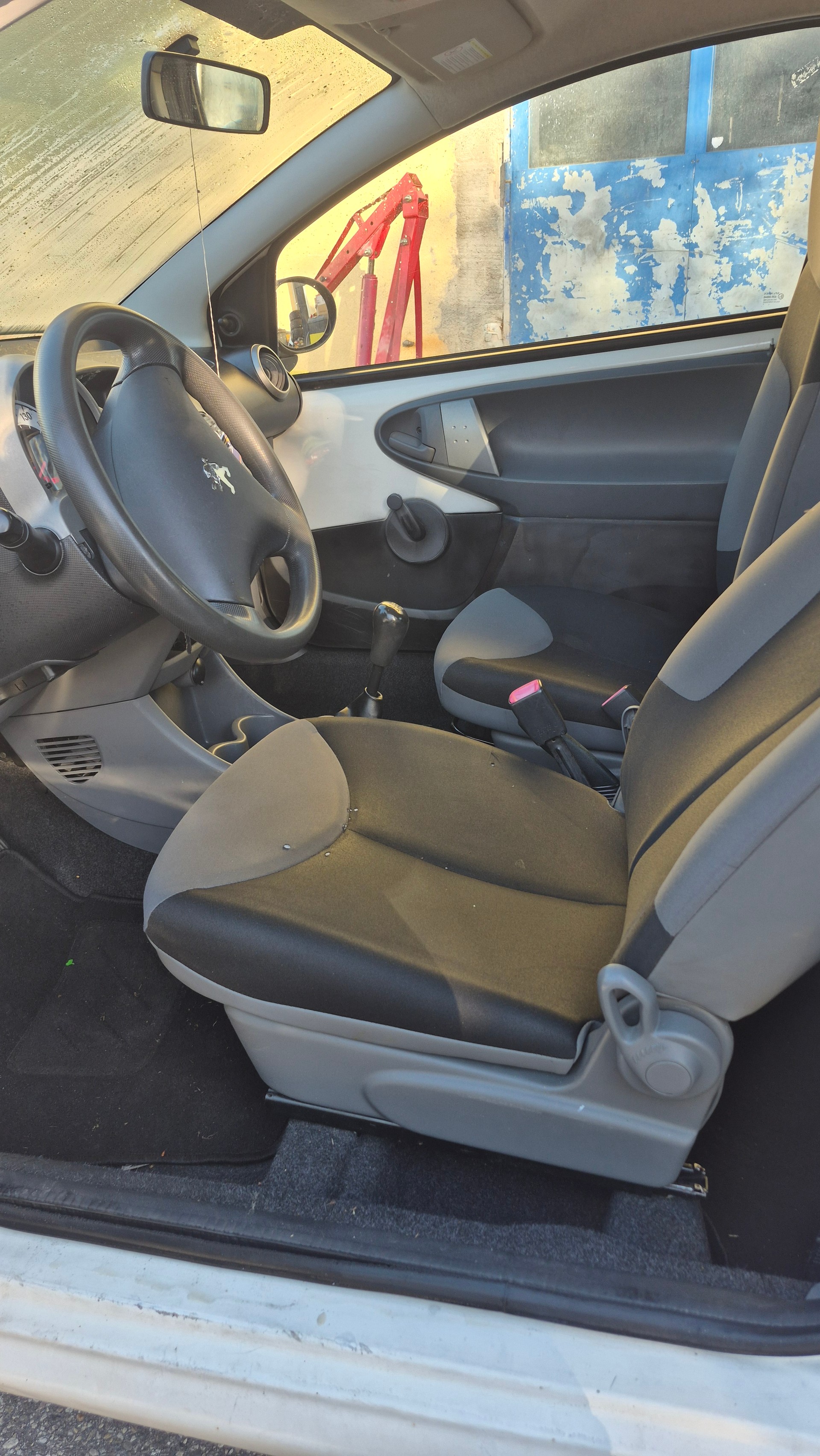 PEUGEOT 107 1.0 Trendy-image-7