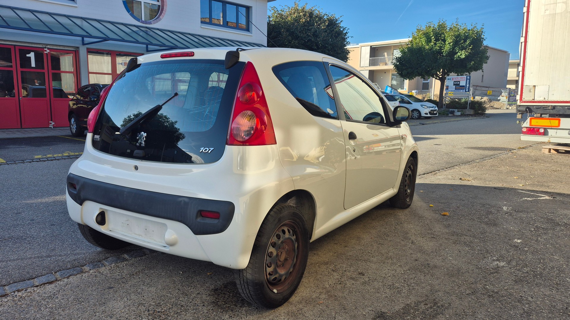 PEUGEOT 107 1.0 Trendy-image-4