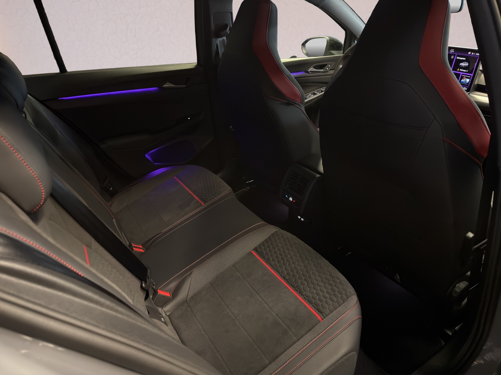 VW Golf 2.0 TSI GTI Clubsport DSG-image-16