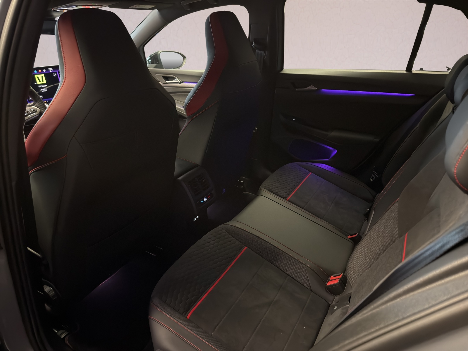 VW Golf 2.0 TSI GTI Clubsport DSG-image-17