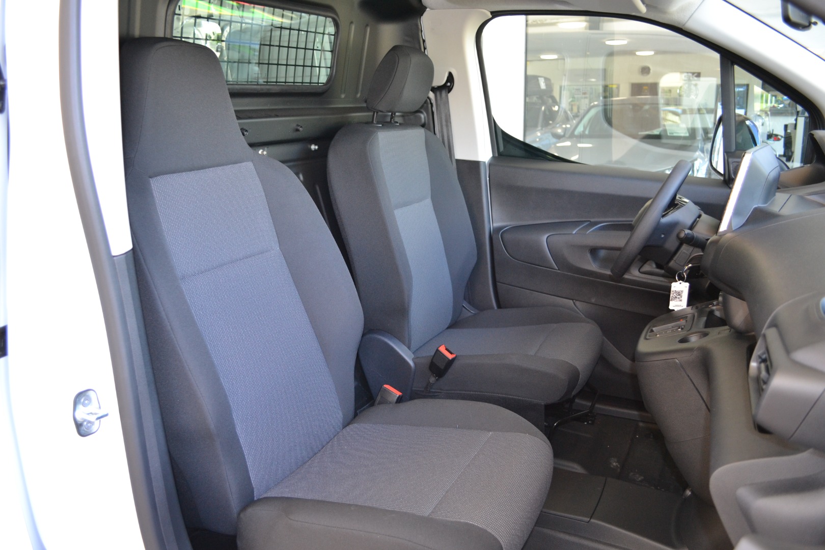 PEUGEOT Partner-e 50kWh Premium-image-9
