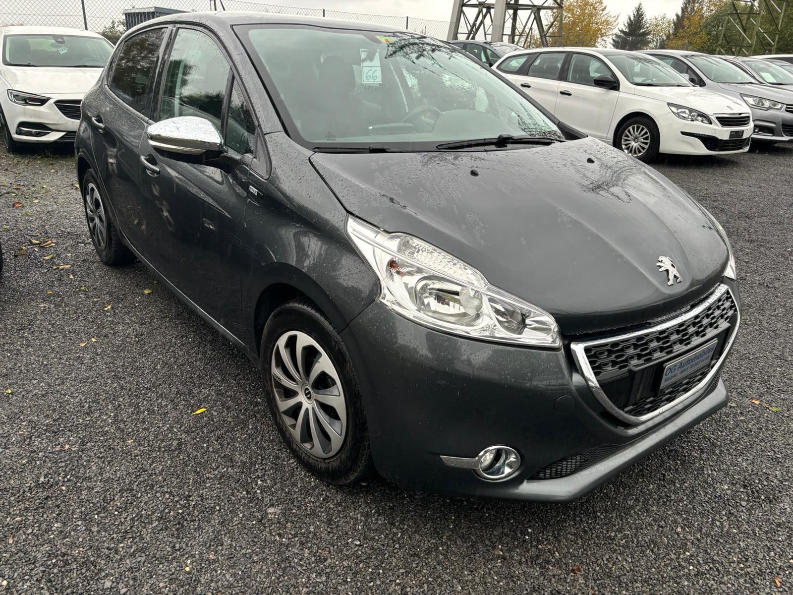 PEUGEOT 208 1.2 VTI Style-image-1