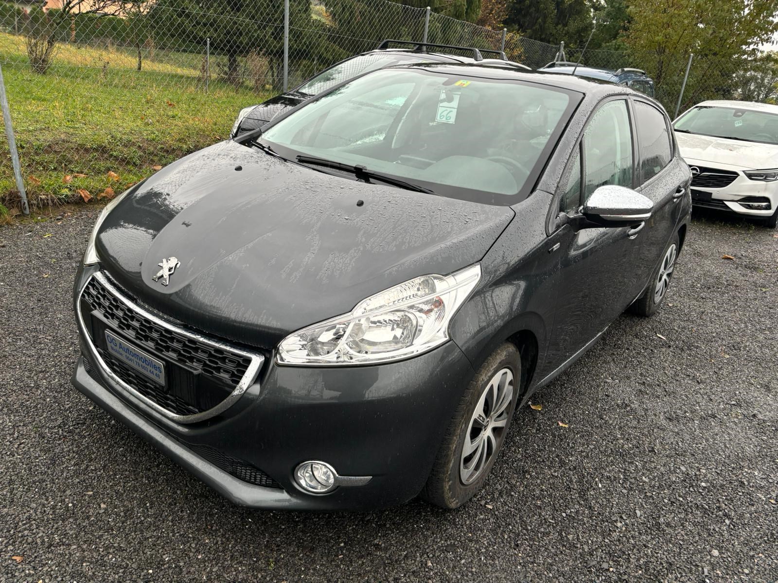 PEUGEOT 208 1.2 VTI Style-image-0