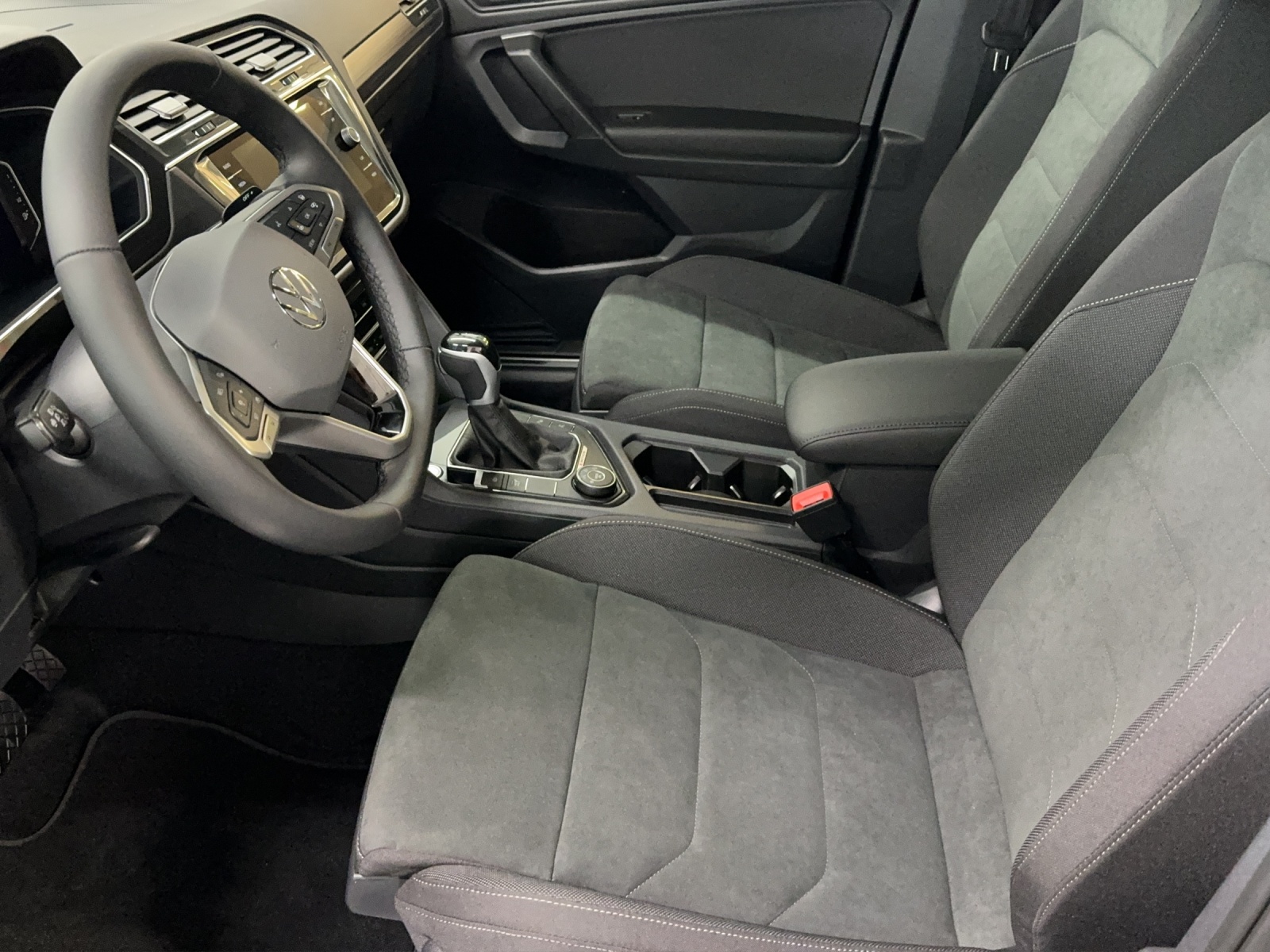 VW Tiguan Allspace 2.0 TDI SCR Life 4Motion DSG 7 Plätzer-image-5