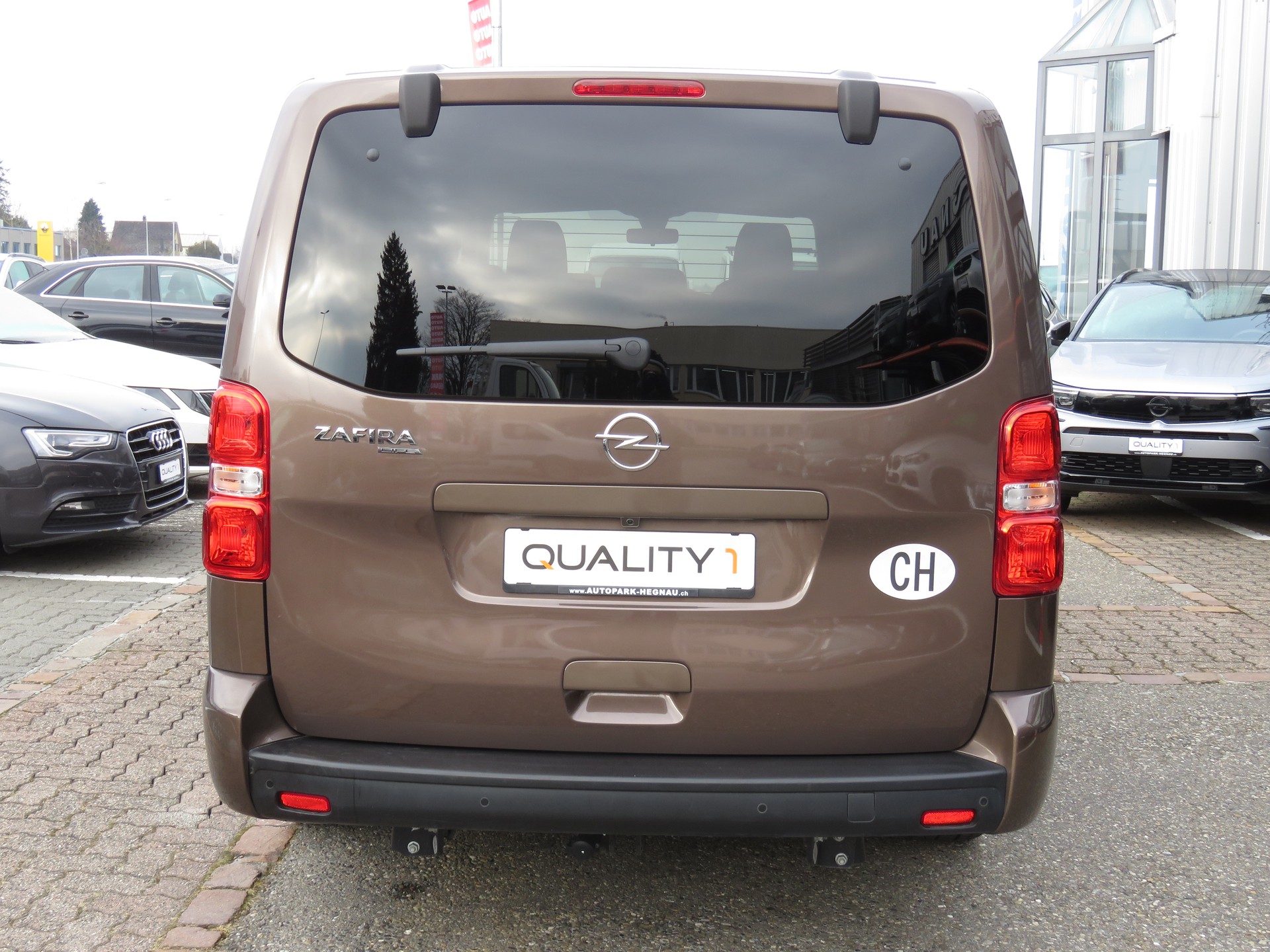 OPEL Zafira Life 2.0 CDTI Business Edition lang Automat (8-Plätzer, AHK 1.9 t)-image-4