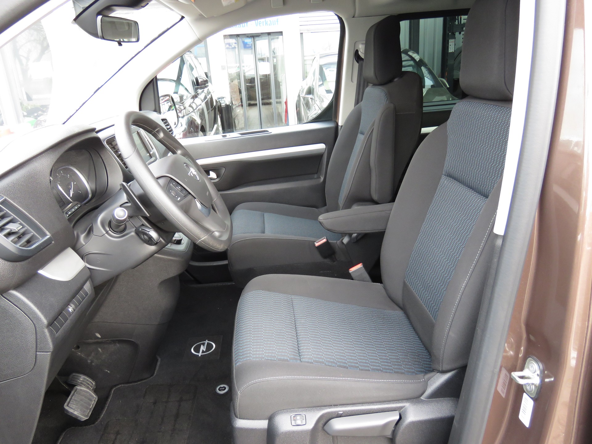 OPEL Zafira Life 2.0 CDTI Business Edition lang Automat (8-Plätzer, AHK 1.9 t)-image-7