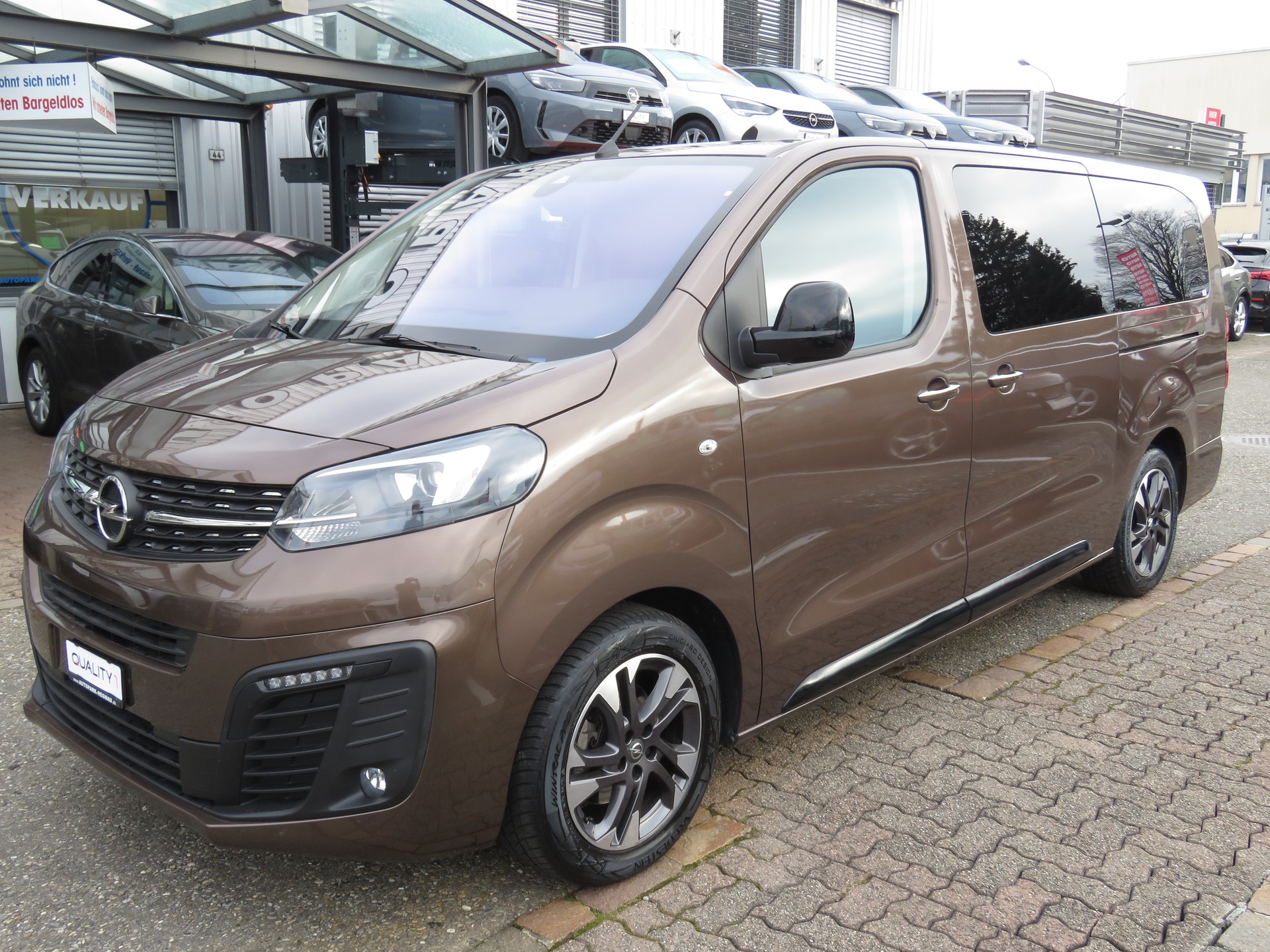 OPEL Zafira Life 2.0 CDTI Business Edition lang Automat (8-Plätzer, AHK 1.9 t)-image-0