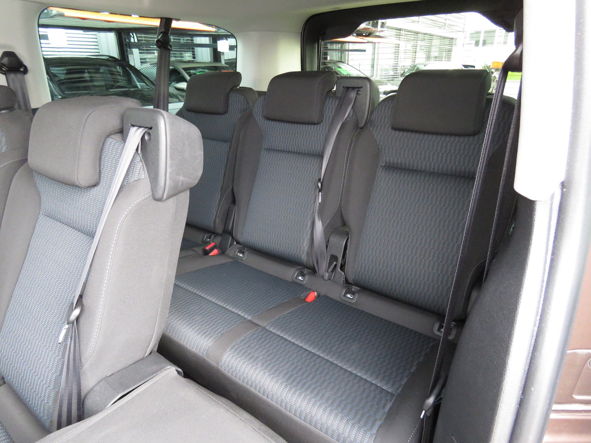 OPEL Zafira Life 2.0 CDTI Business Edition lang Automat (8-Plätzer, AHK 1.9 t)-image-9