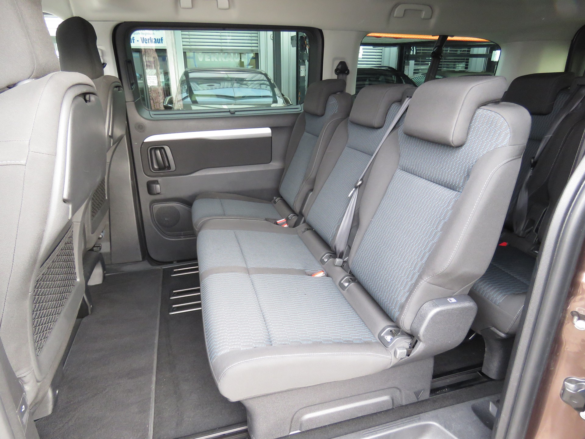OPEL Zafira Life 2.0 CDTI Business Edition lang Automat (8-Plätzer, AHK 1.9 t)-image-8