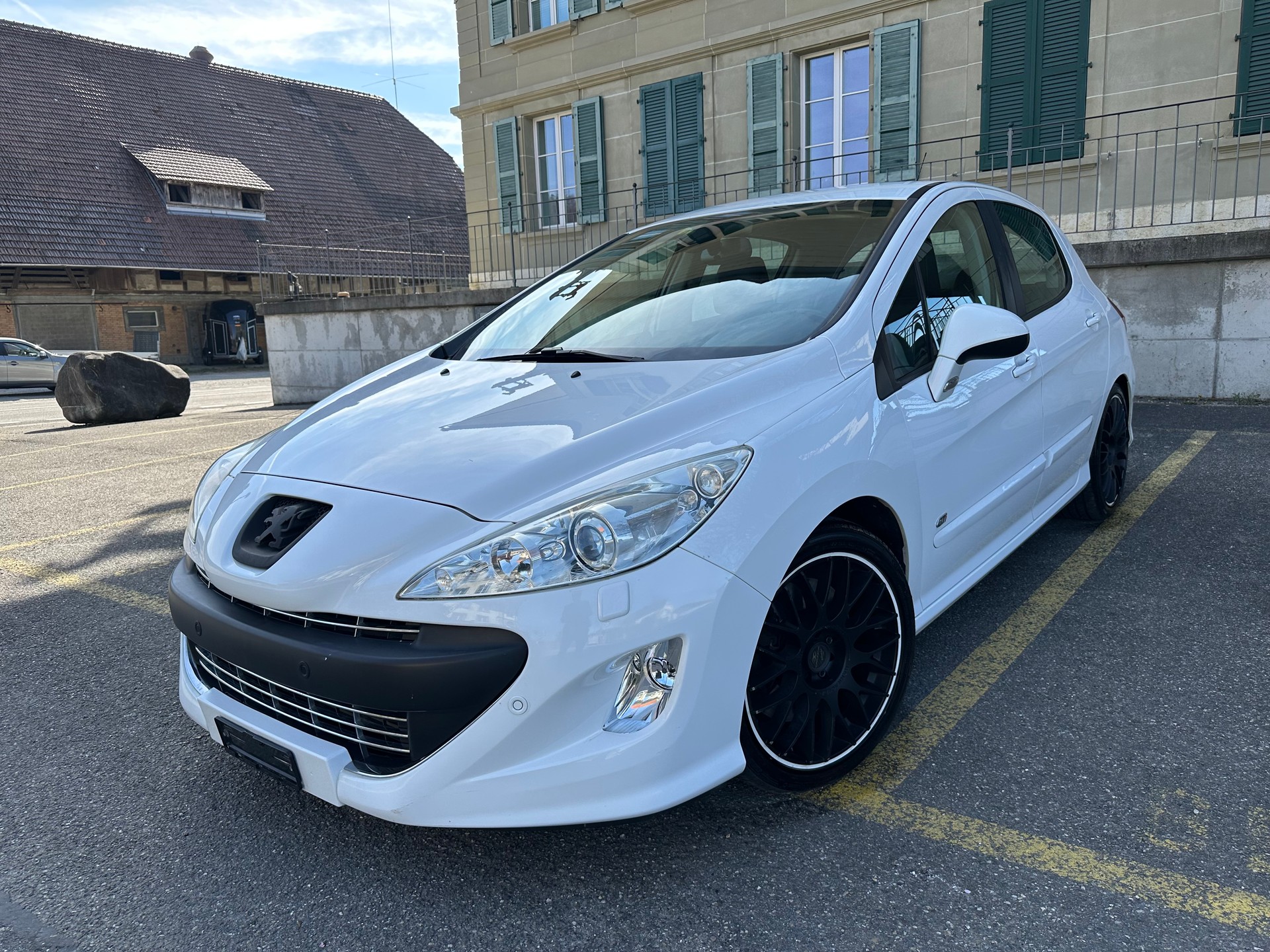 PEUGEOT 308 1.6 16V T GTi-image-1