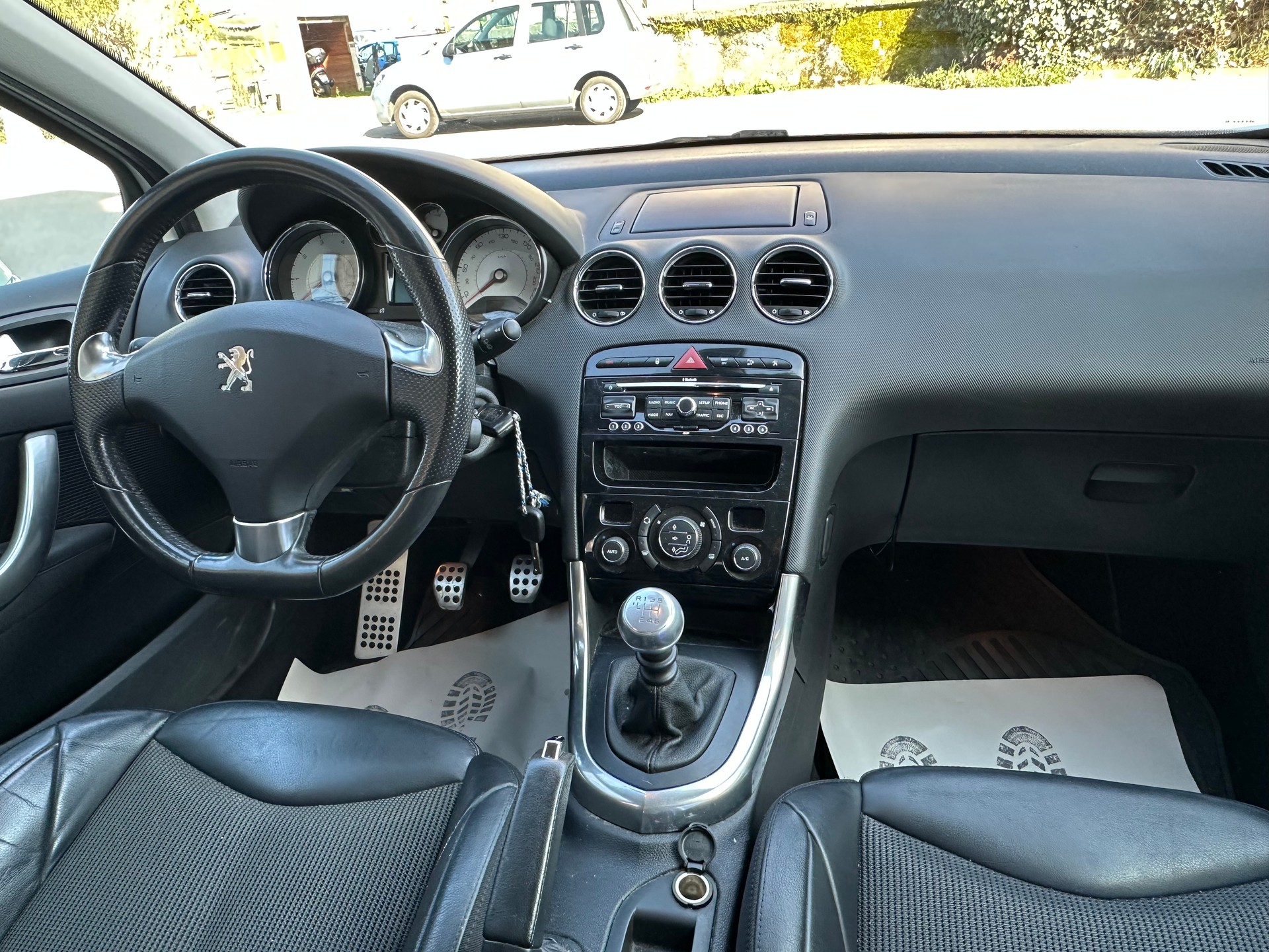 PEUGEOT 308 1.6 16V T GTi-image-11