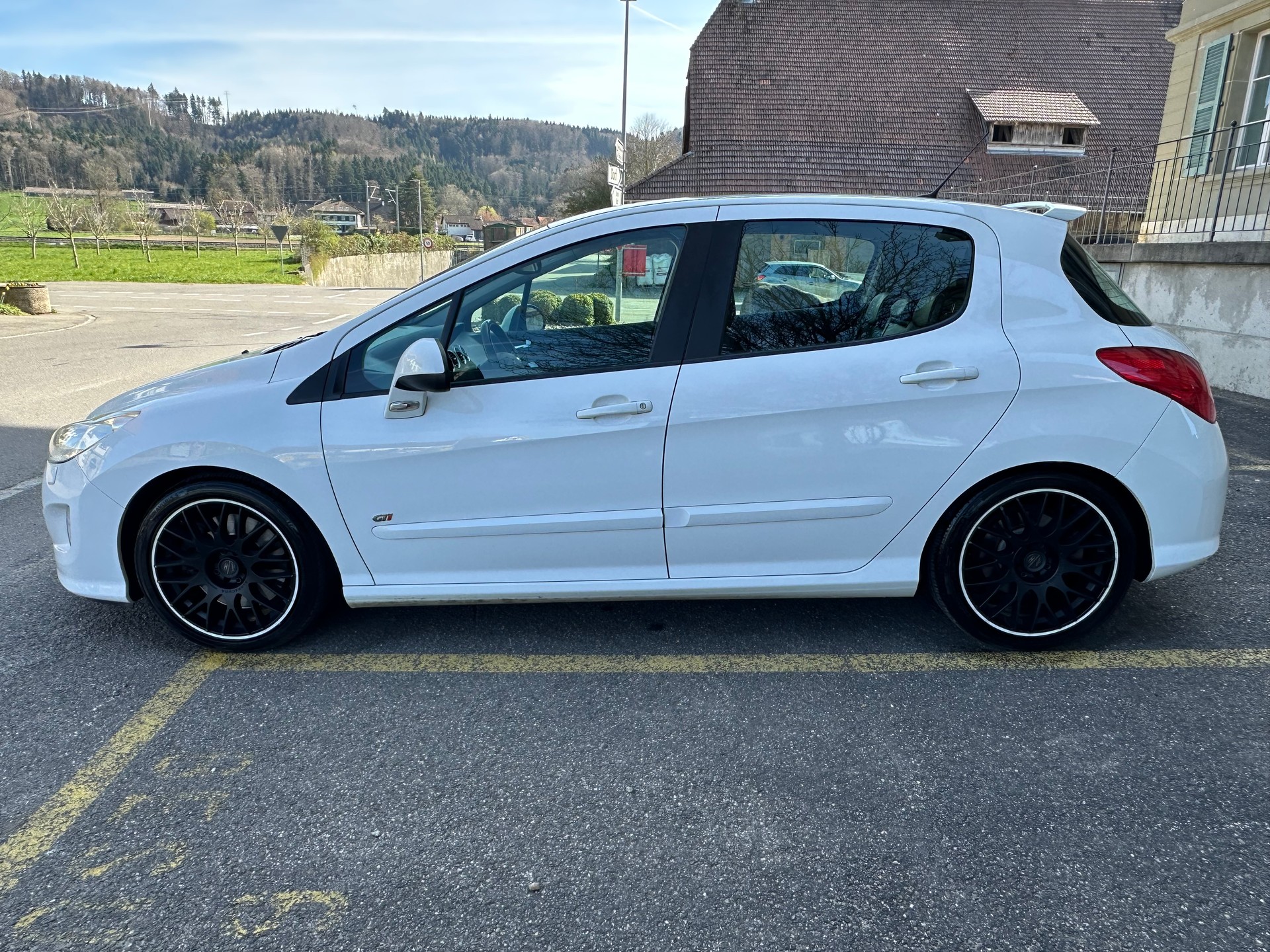 PEUGEOT 308 1.6 16V T GTi-image-2
